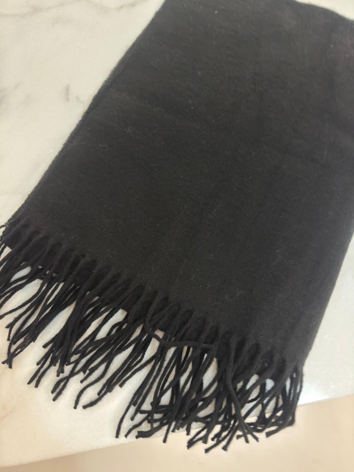 Siyah Teddy Detaylı Atkı