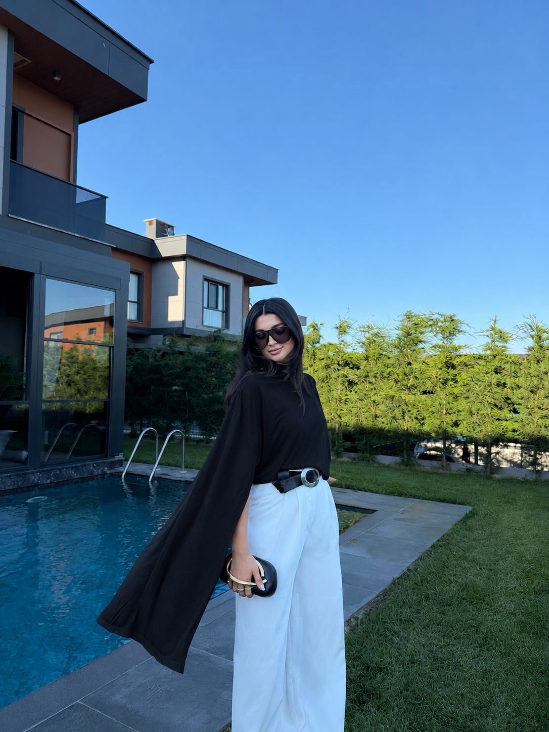 Siyah Tek Kol Tasarım Bluz