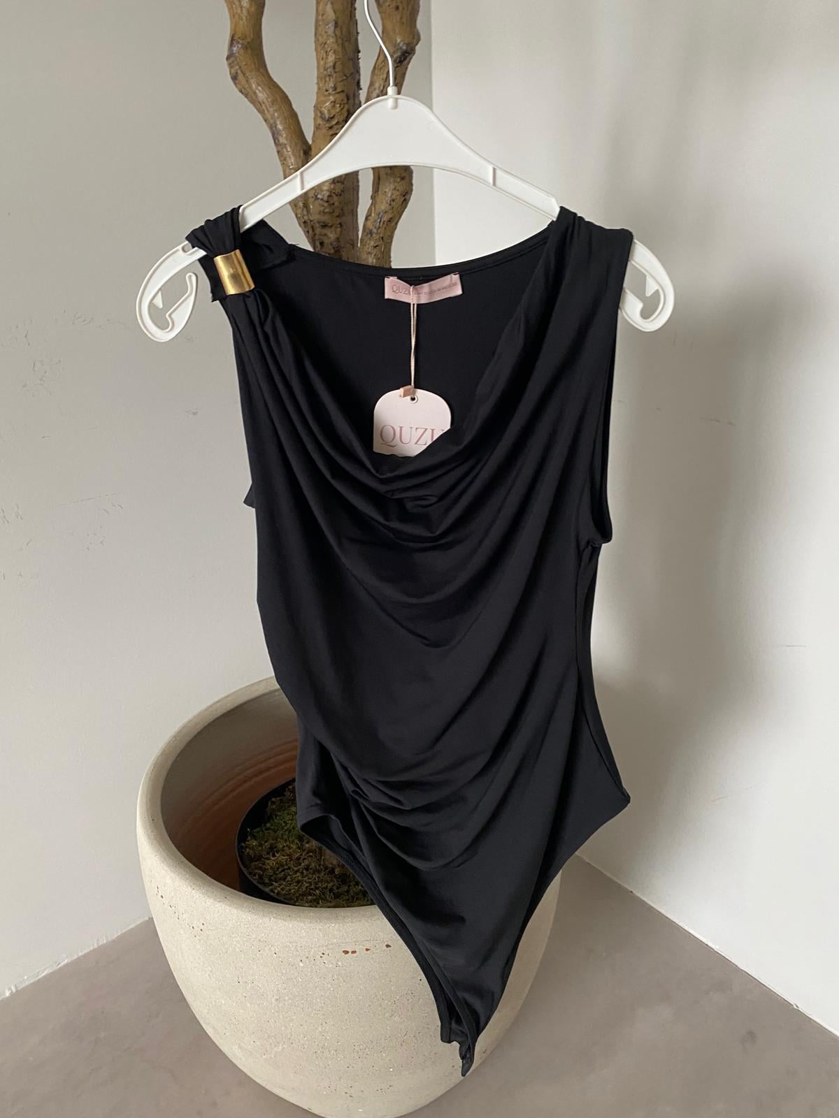 Siyah Toka Detaylı Likralı Bodysuit