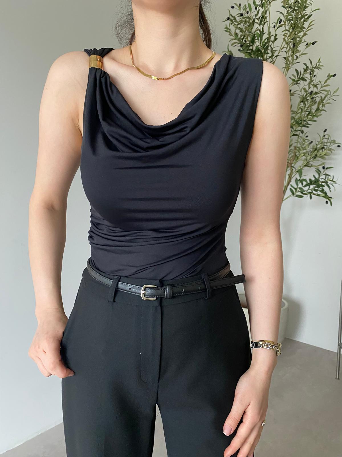 Siyah Toka Detaylı Likralı Bodysuit