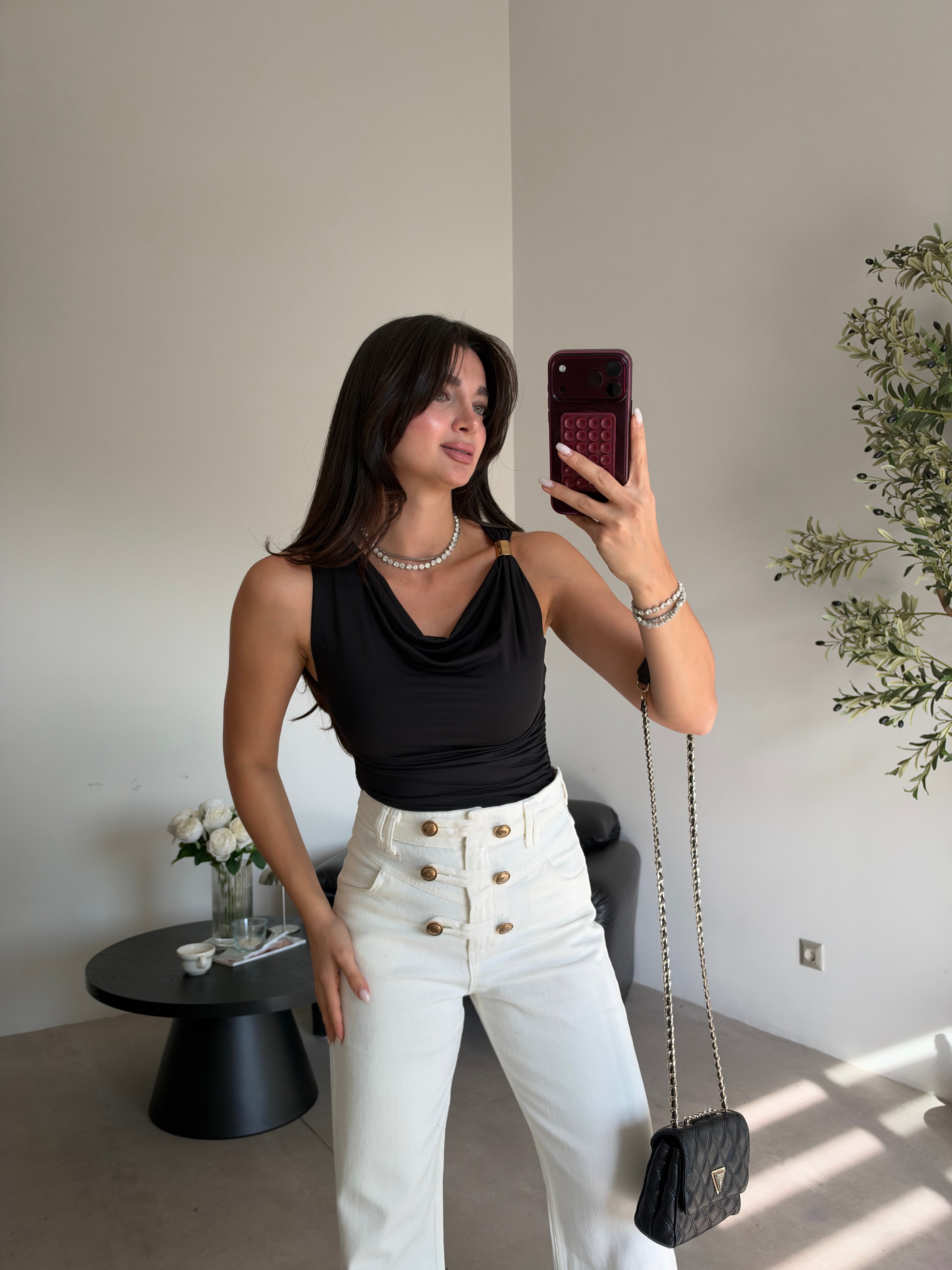 Siyah Toka Detaylı Likralı Bodysuit