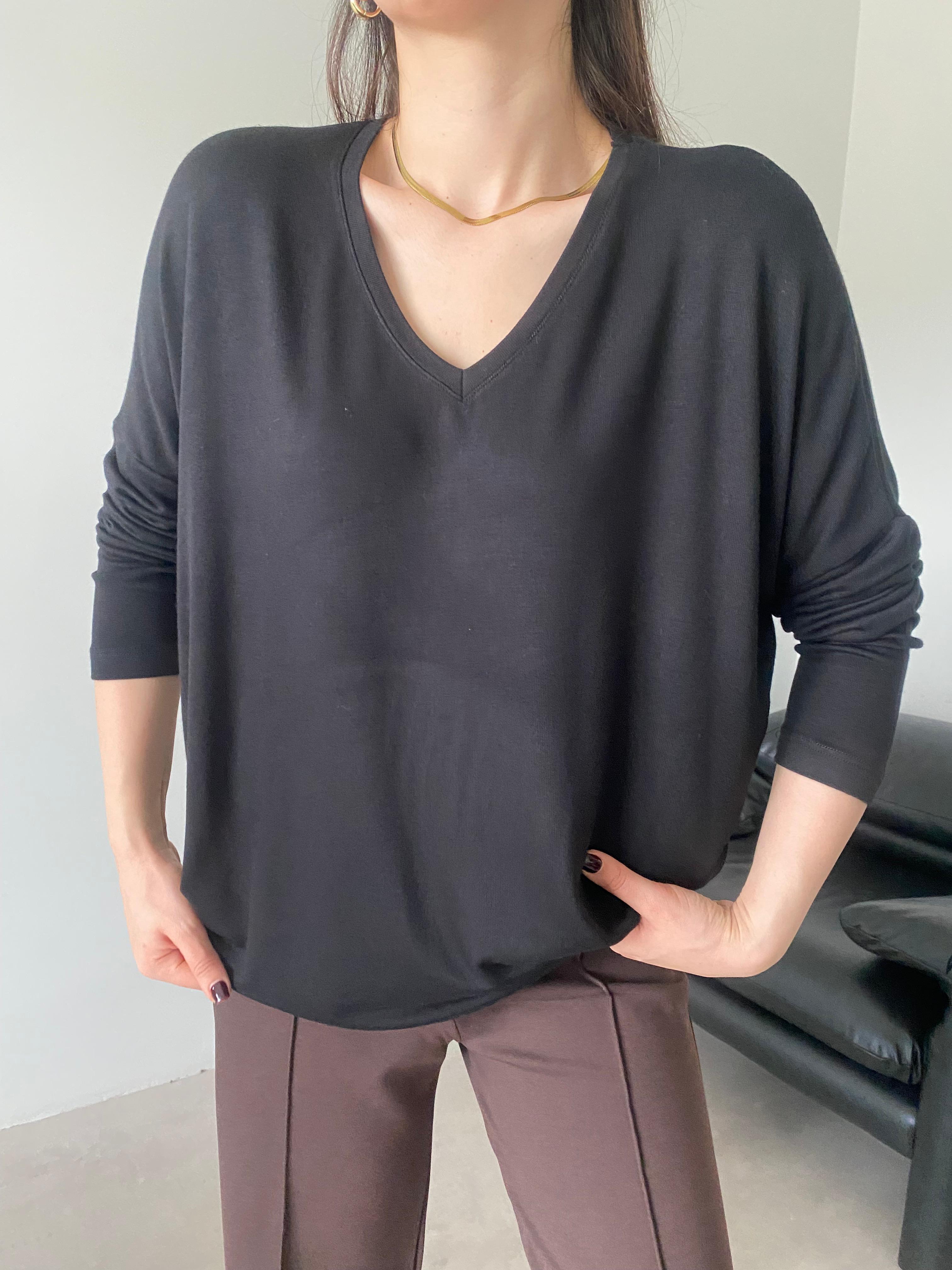 Siyah V Yaka Oversize Bluz