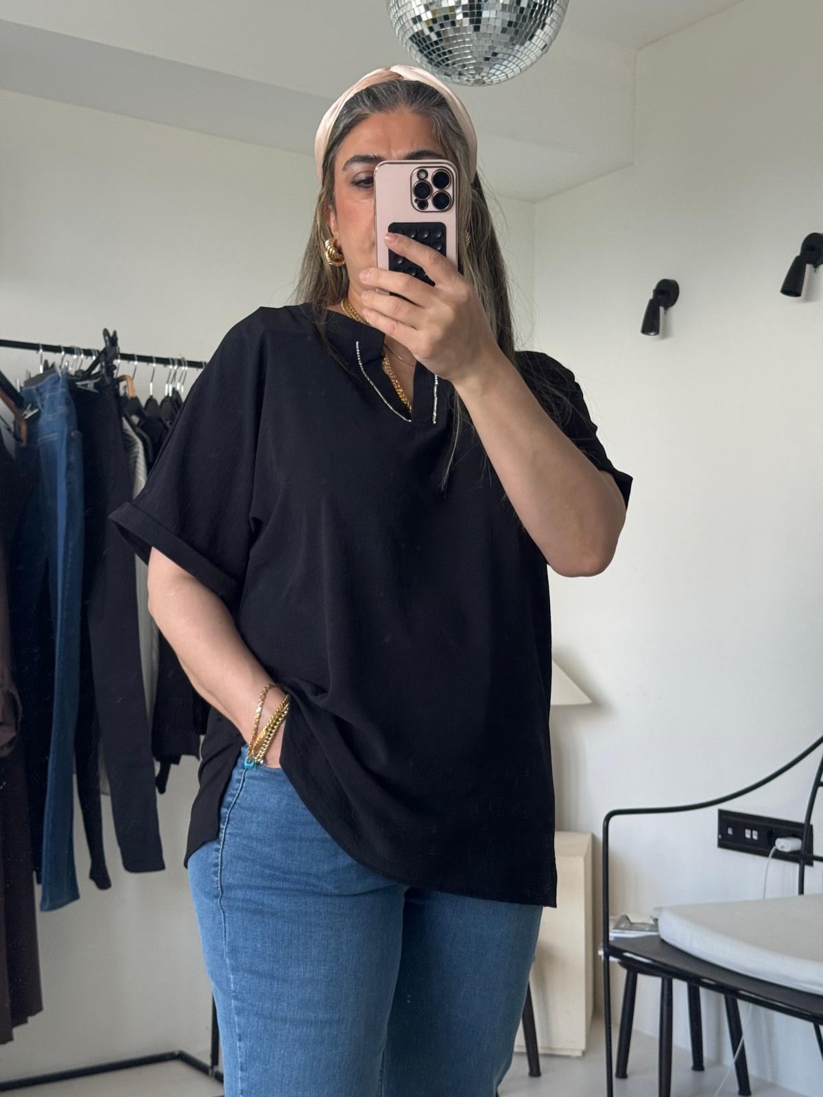 Siyah V Yaka Taşlı Big Size Bluz