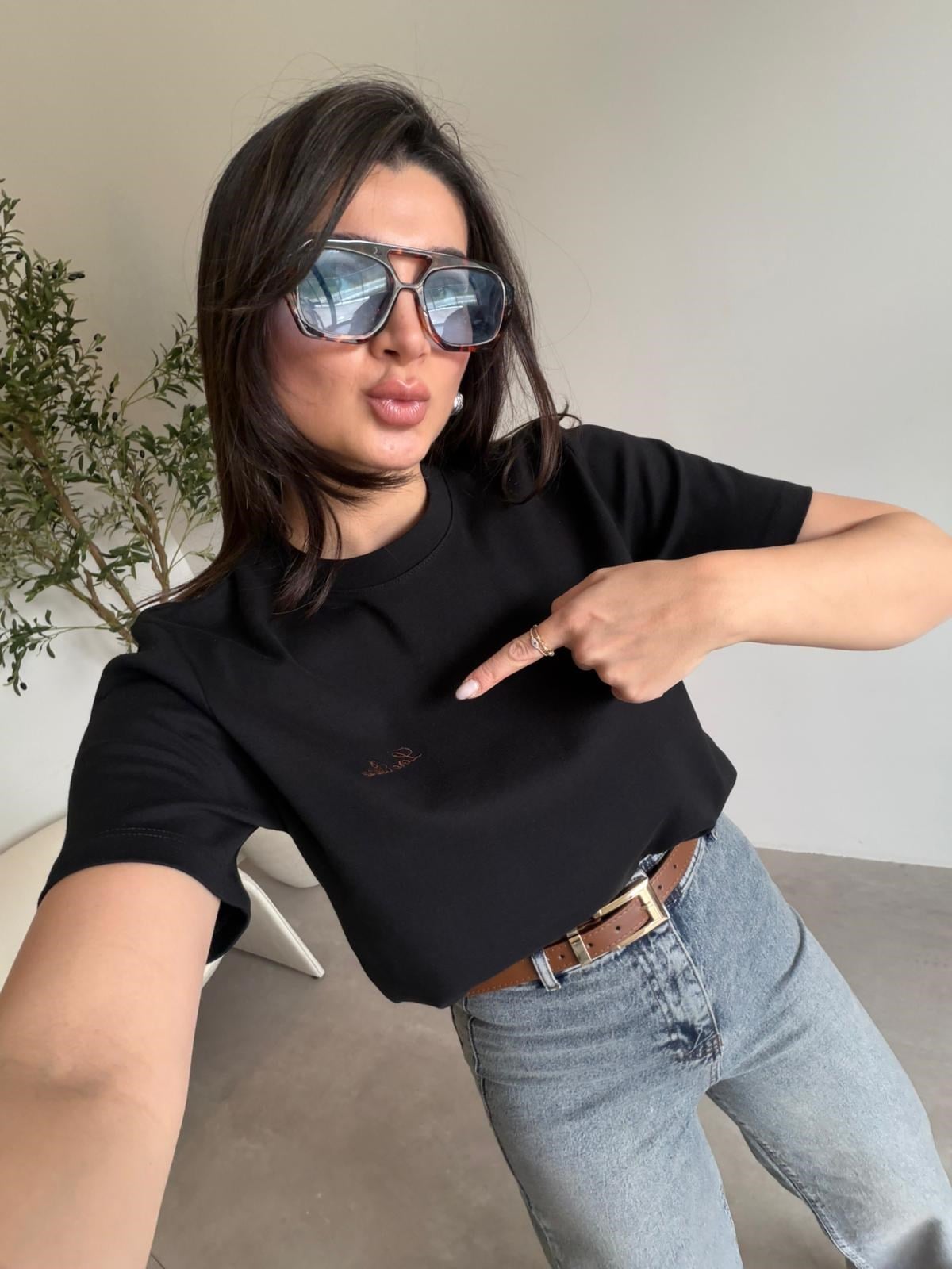 Siyah Yazılı Basic Tişört