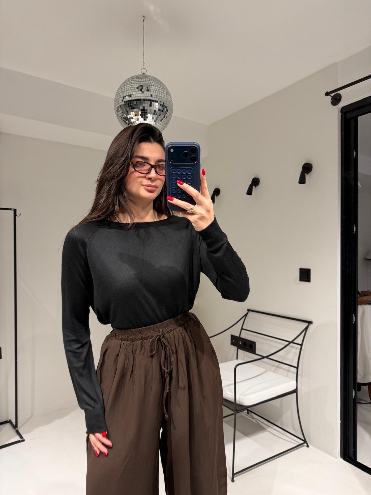 Siyah Yumuşak Dokulu Triko Bluz