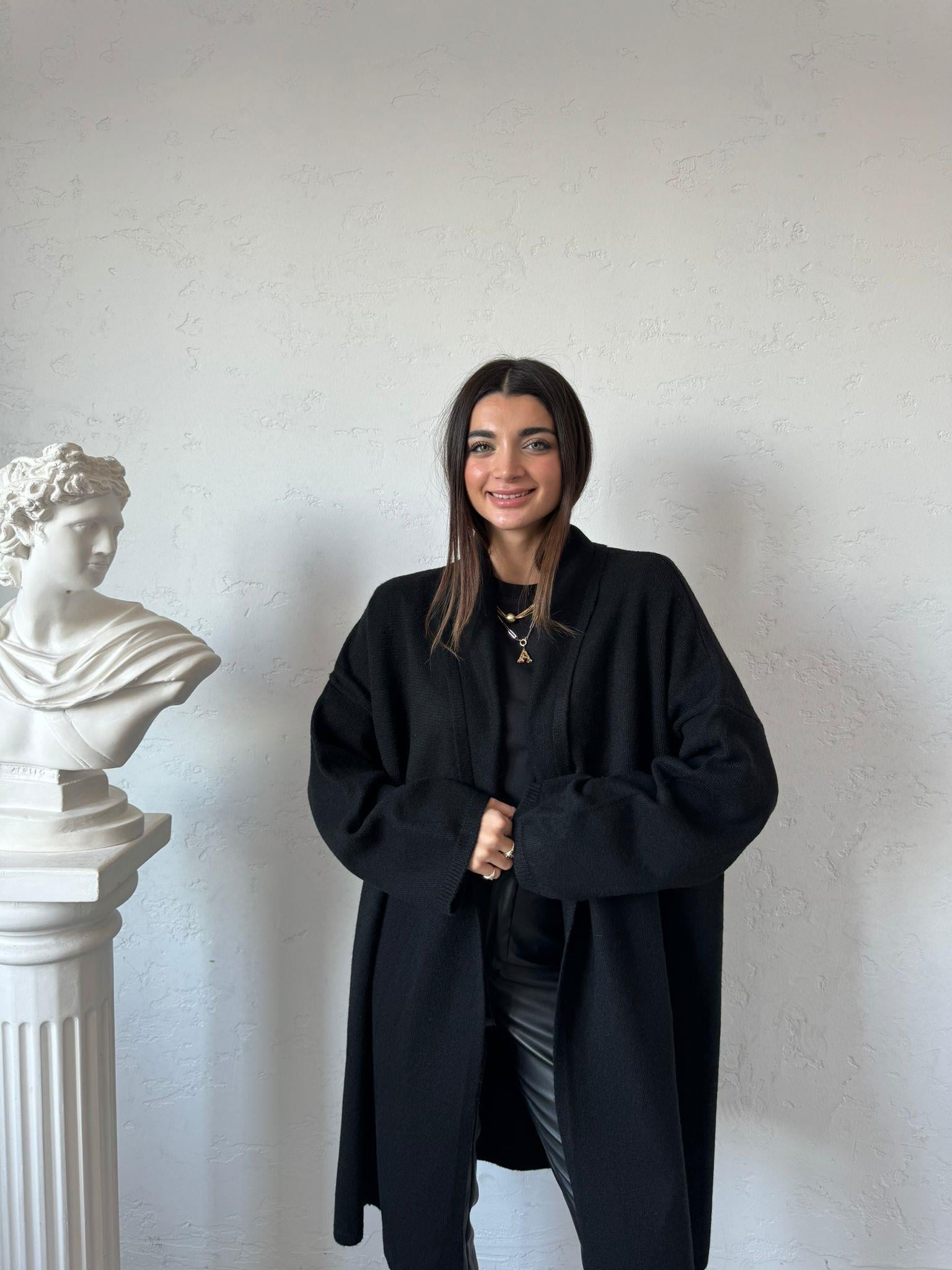 Siyah Yumuşak Dokulu Uzun Hırka