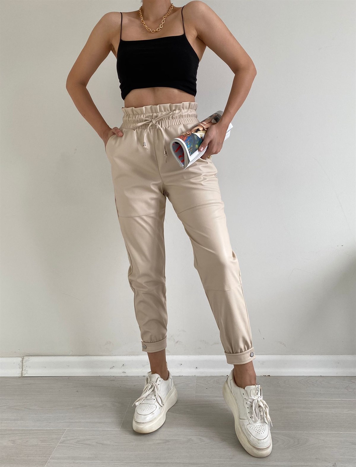 Taş Rengi Paçası Çıtçıtlı Deri Pantolon