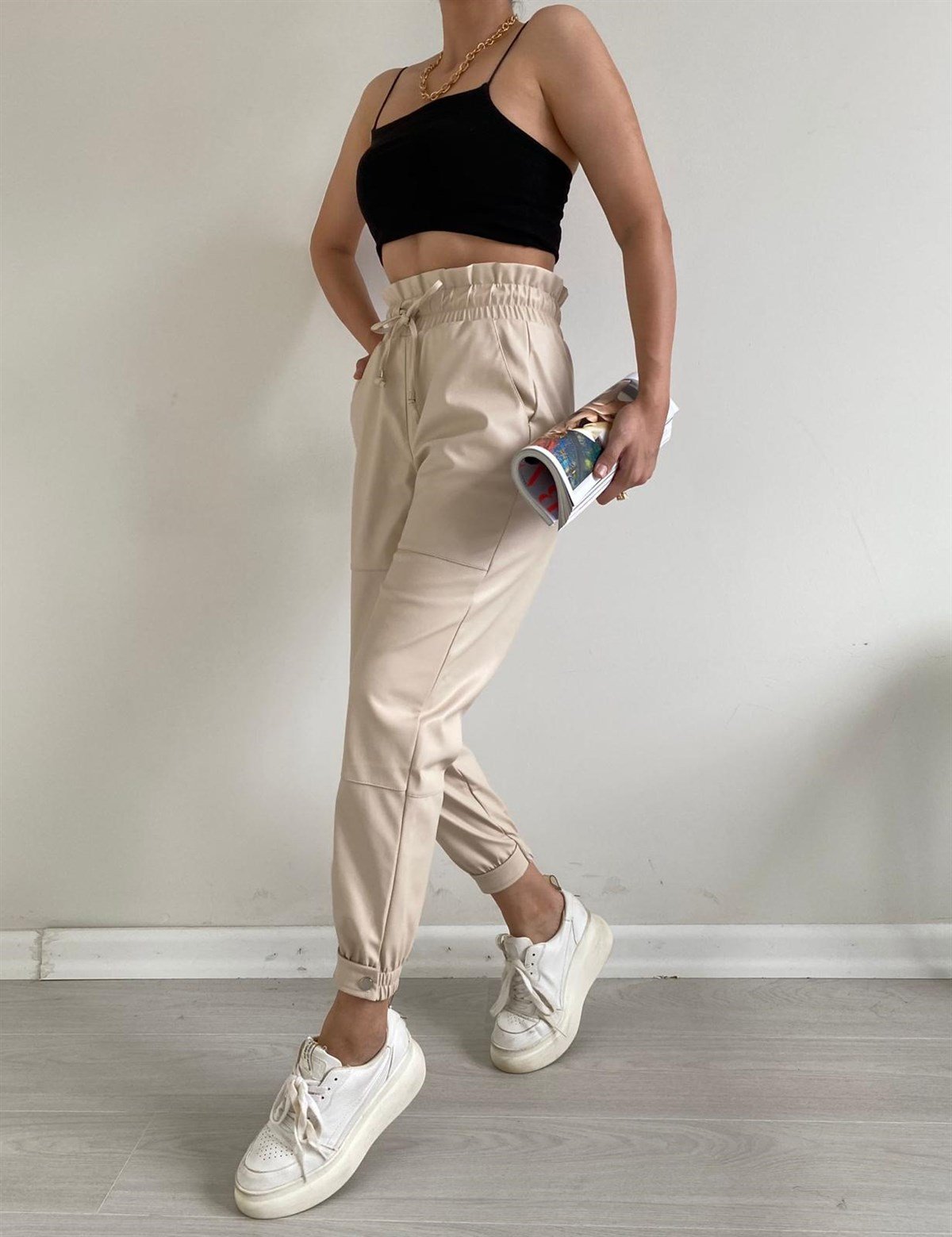 Taş Rengi Paçası Çıtçıtlı Deri Pantolon