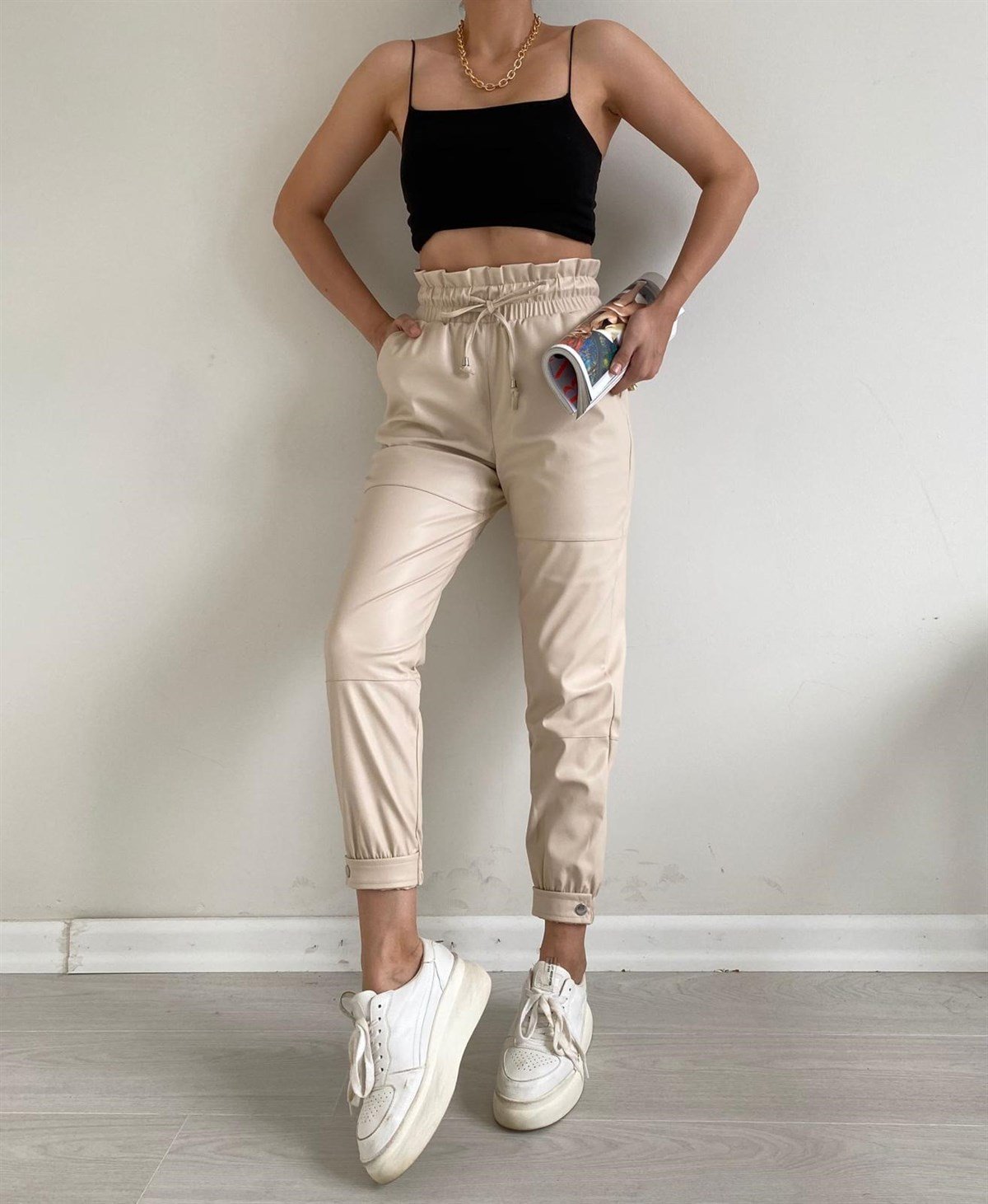 Taş Rengi Paçası Çıtçıtlı Deri Pantolon