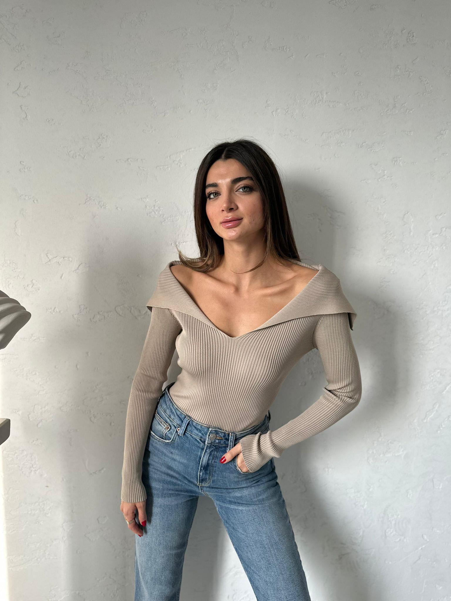 Vizon Yaka Detaylı Fitilli Bluz