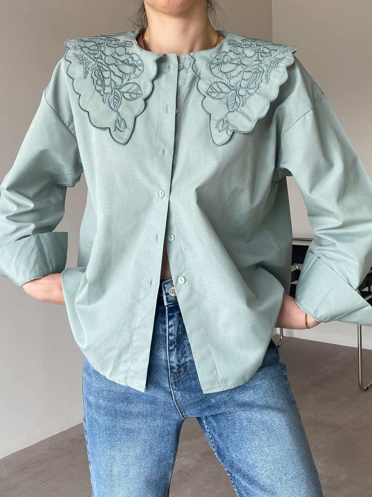 Yeşil Bebe Yaka Nakışlı Gömlek