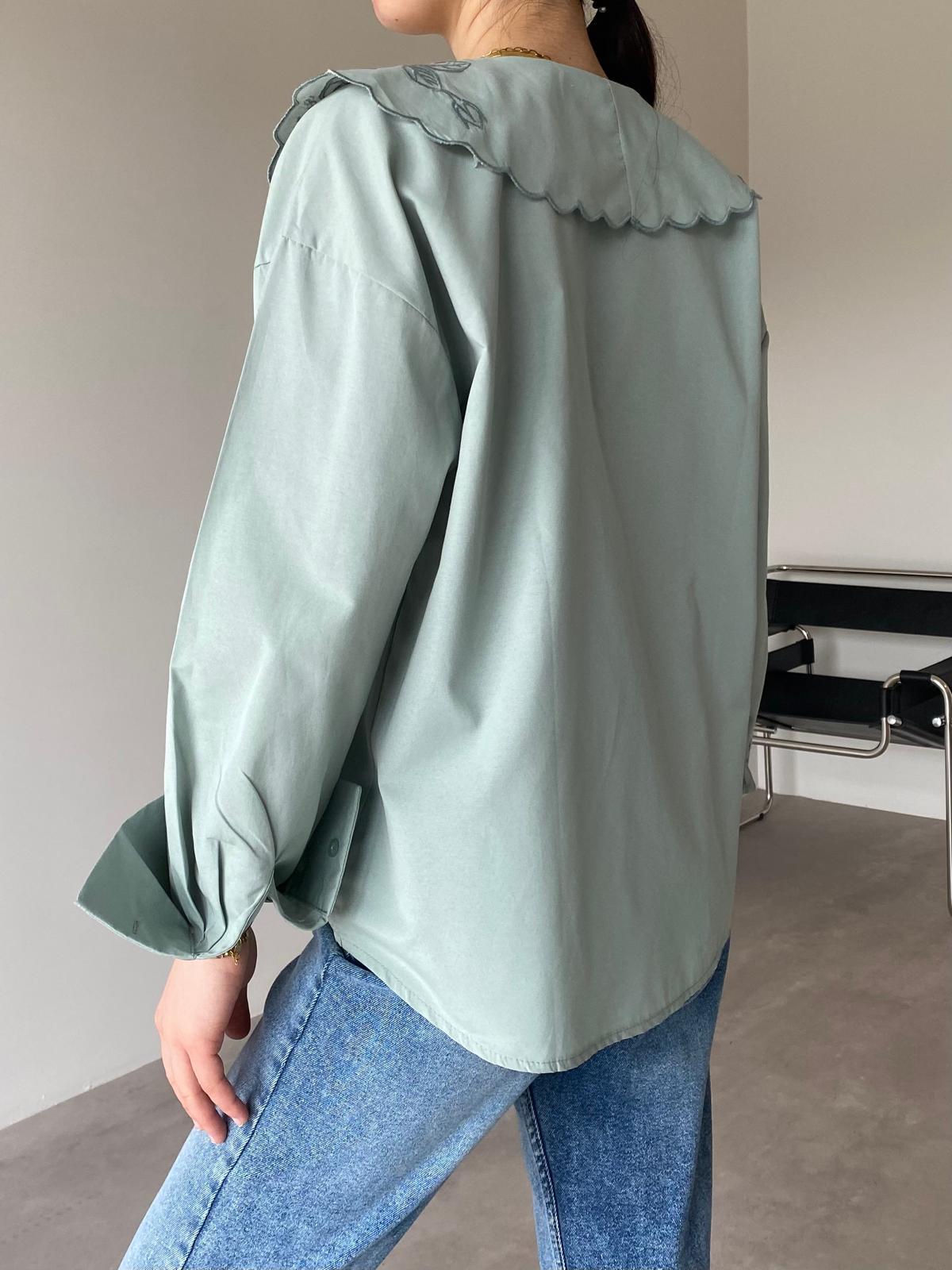 Yeşil Bebe Yaka Nakışlı Gömlek