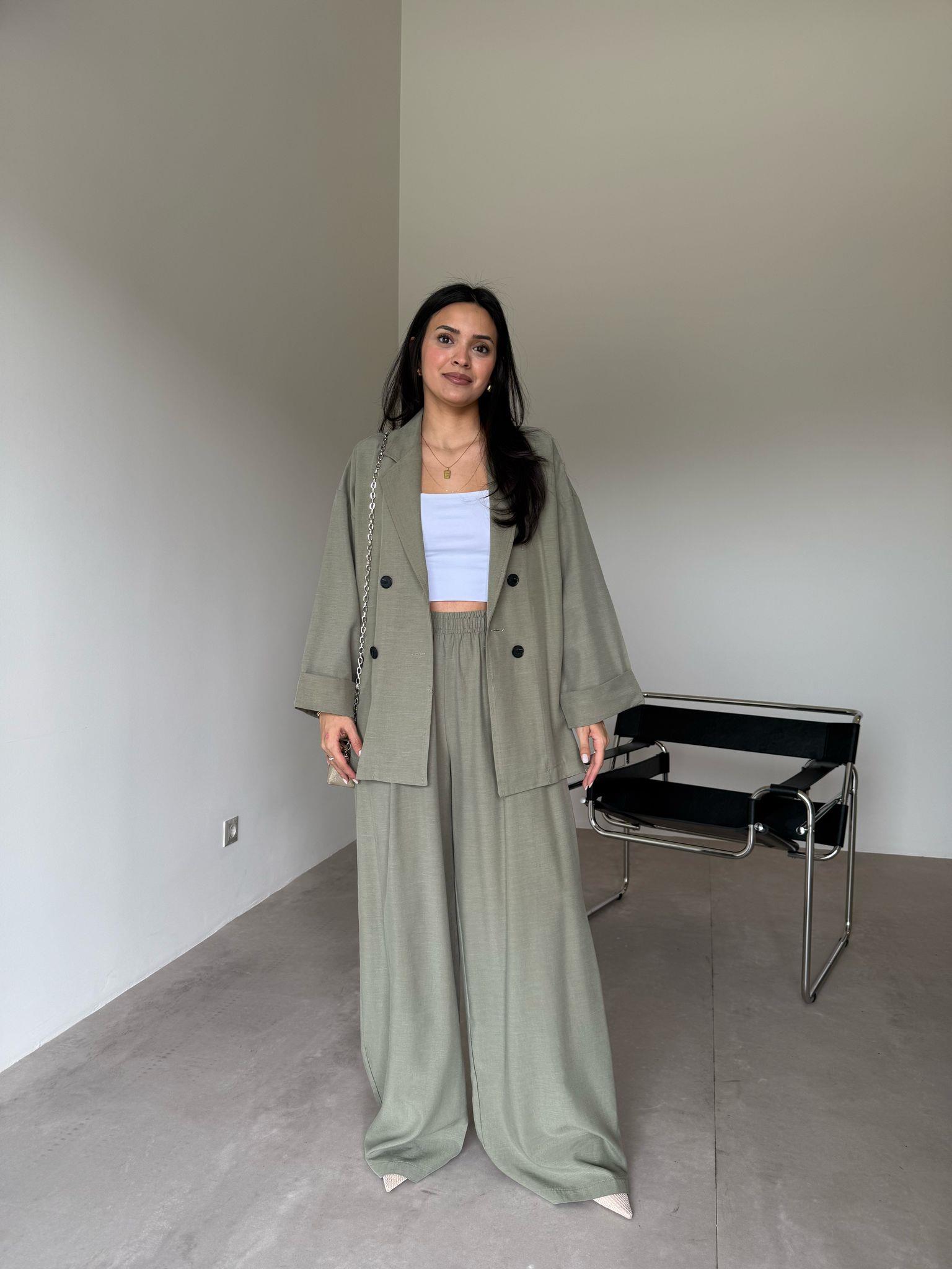 Yeşil Kolu Katlamalı Ceket Pantolon Takım
