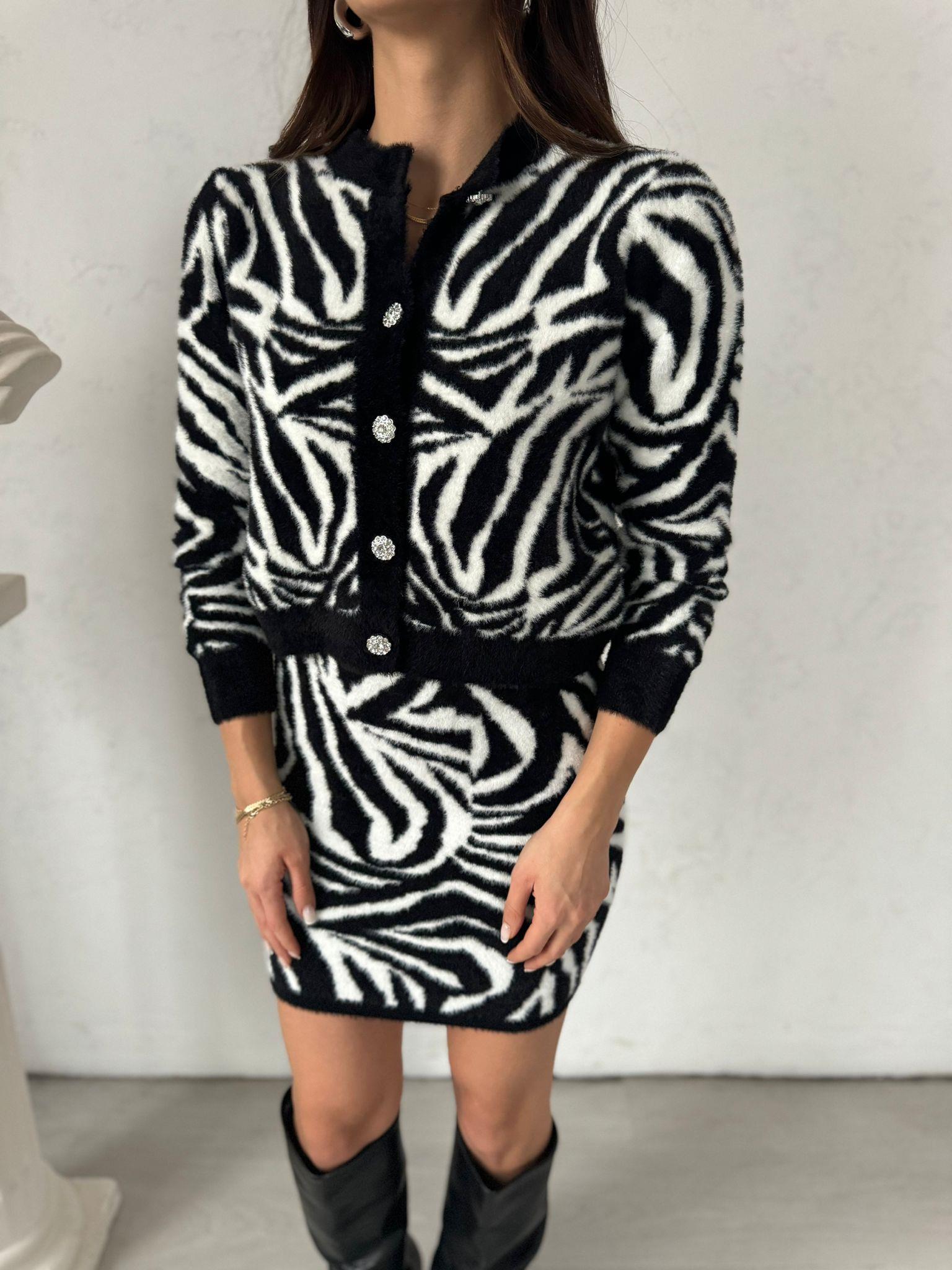 Zebra Desenli Etekli Yumoş Takım