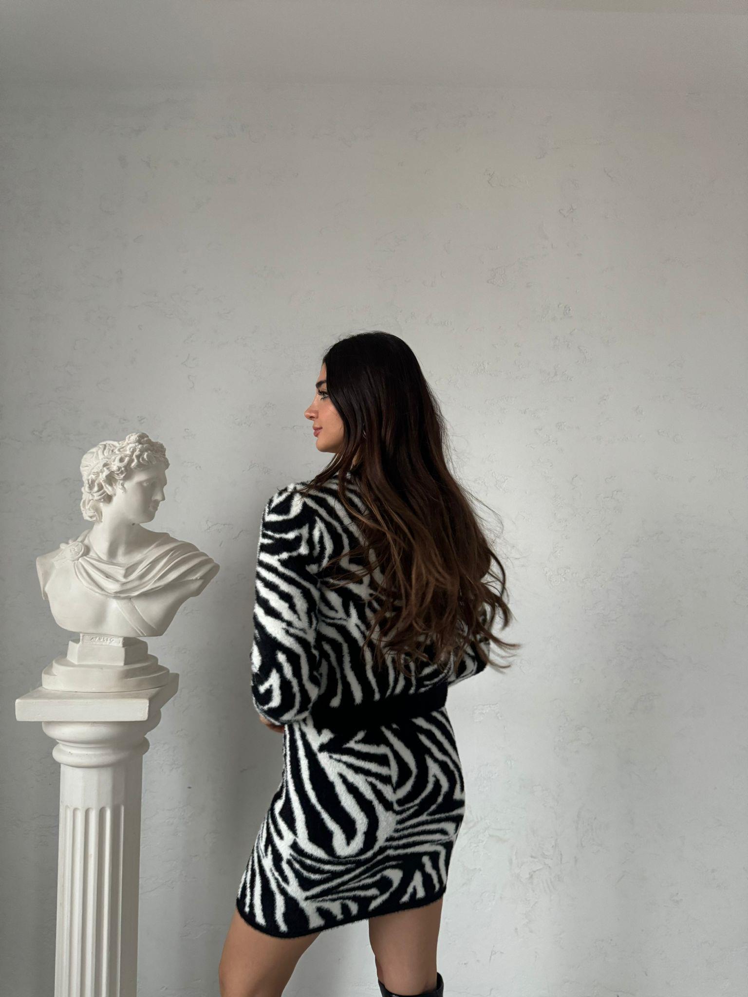 Zebra Desenli Etekli Yumoş Takım