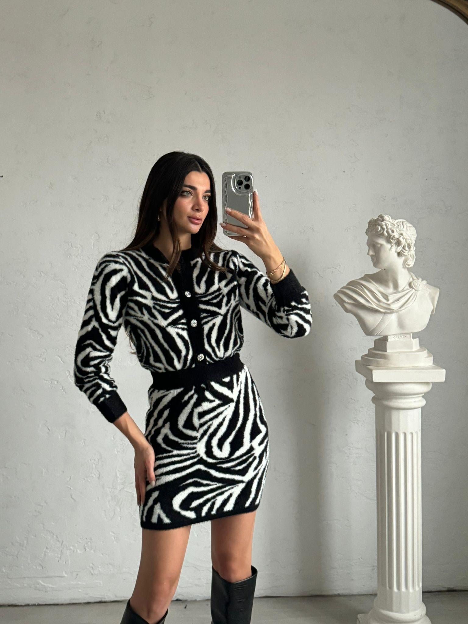 Zebra Desenli Etekli Yumoş Takım