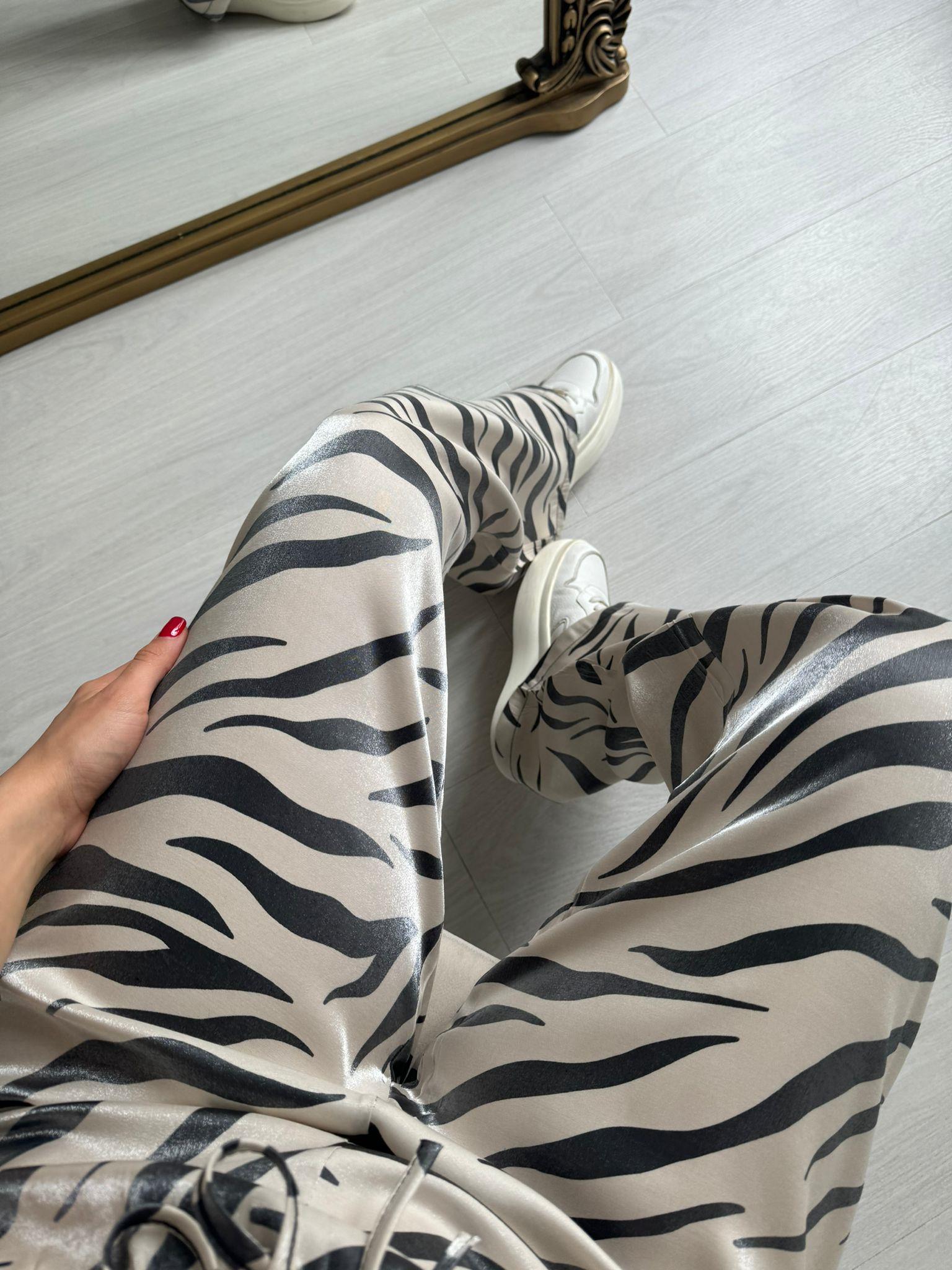 Zebra Desenli Parlak Pantolon
