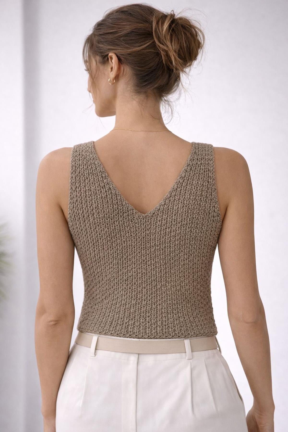 Ajurlu Twist Detaylı Crop Triko Üst Bej Yazlık V Yaka Kadın Triko Bluz