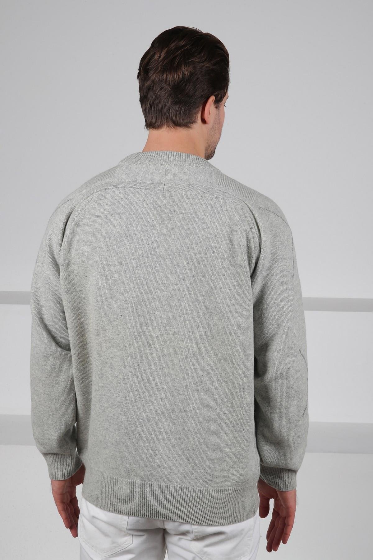 Ferraro A.Gri Bisiklet Yaka Önü Düz Kolları Çizgi Detaylı Uzun Kollu %100 Kuzu Yünü Erkek Triko Kazak