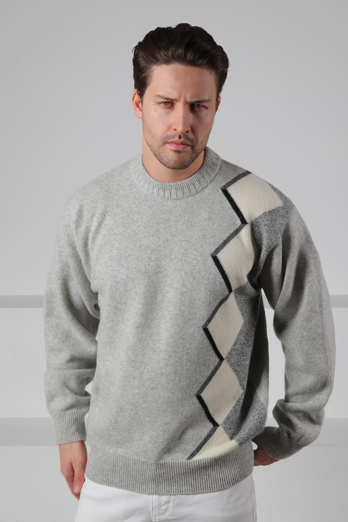 Ferraro A.Gri Bisiklet Yaka Asimetrik Desenli Uzun Kollu %100 Kuzu Yünü Erkek Triko Kazak