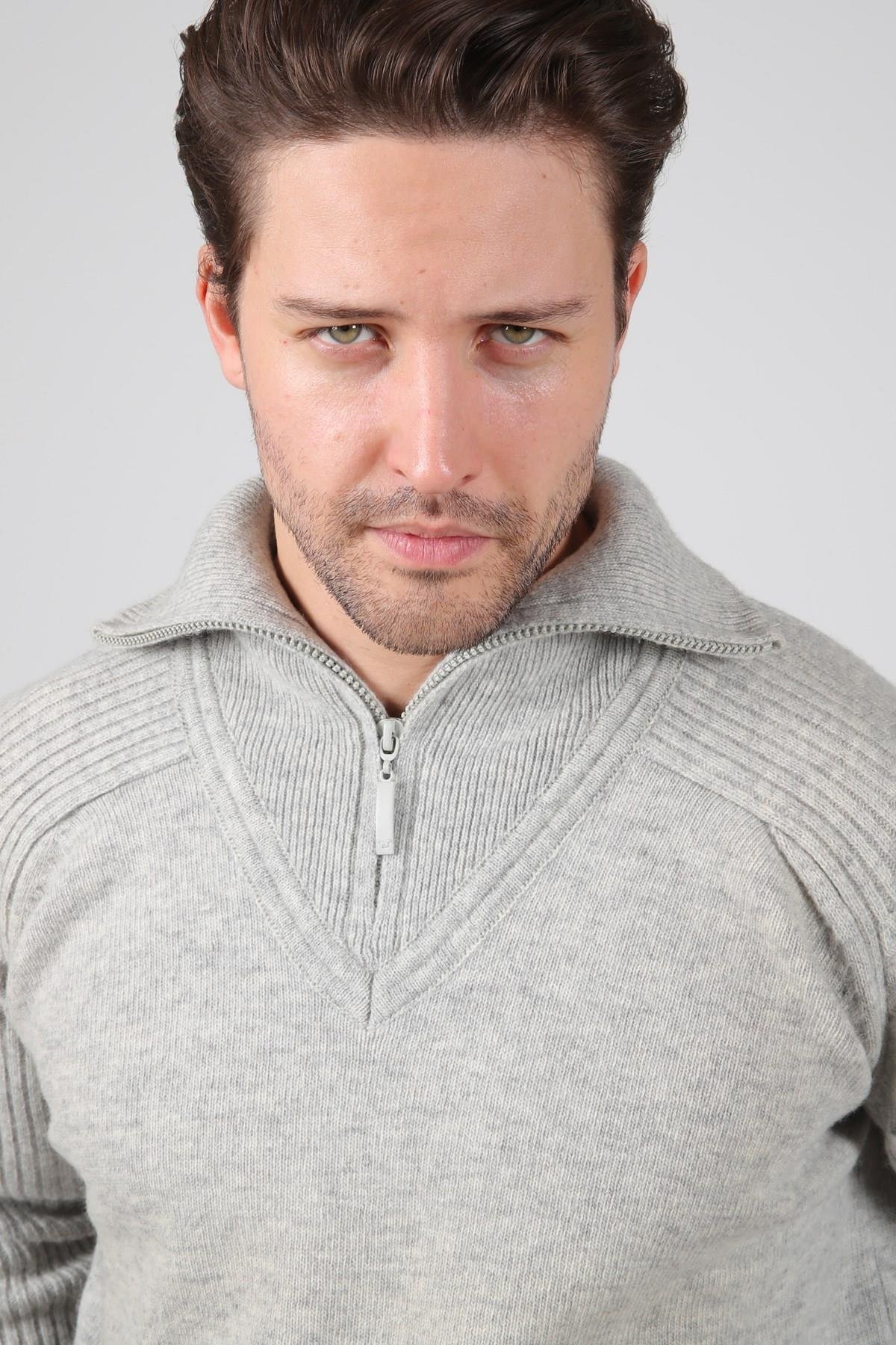 Ferraro A.Gri Balıkçı Yaka Fermuarlı Kolları Fitilli Uzun Kollu Kuzu Yünü Karışımlı Erkek Triko Kazak