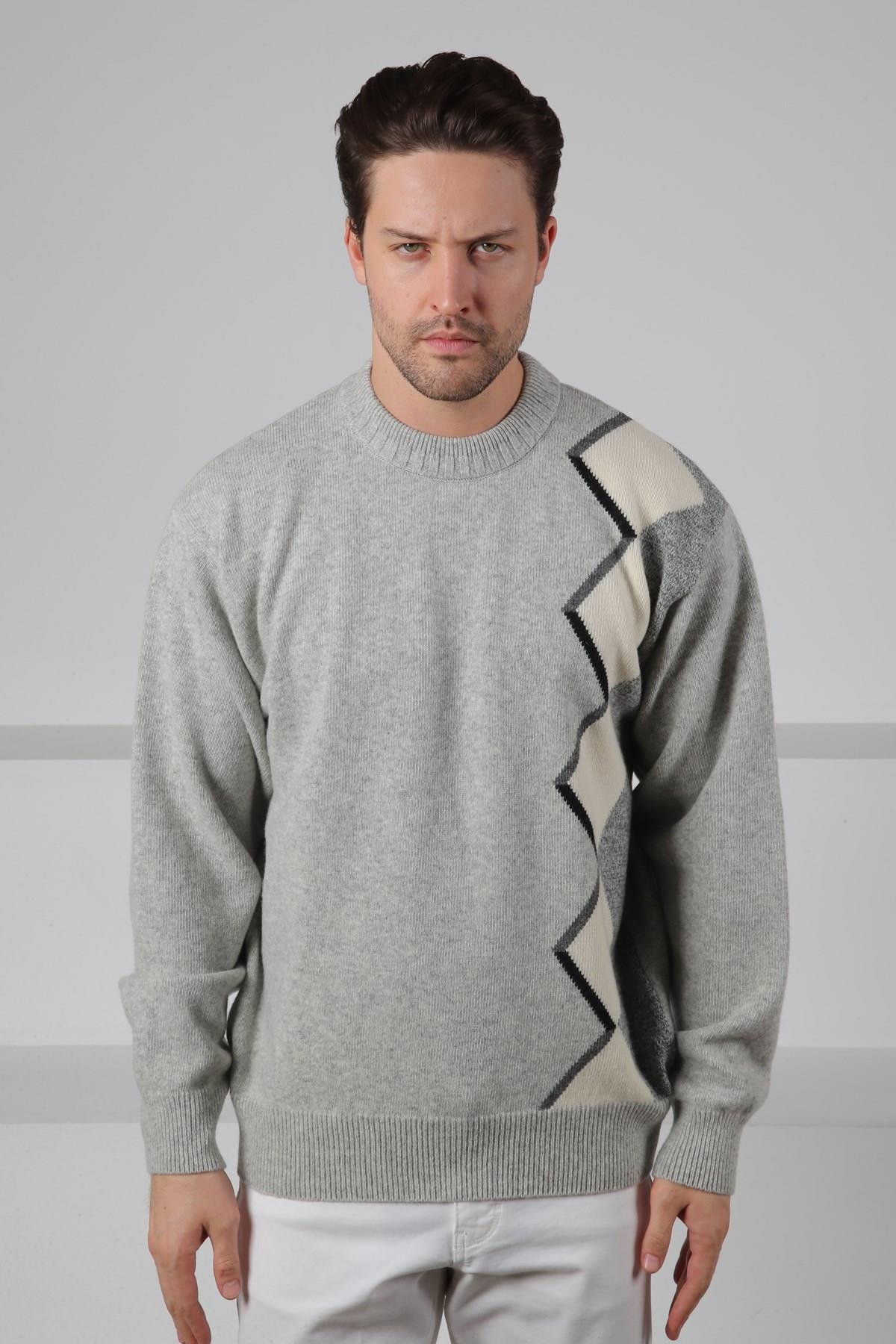 Ferraro A.Gri Bisiklet Yaka Asimetrik Desenli Uzun Kollu %100 Kuzu Yünü Erkek Triko Kazak