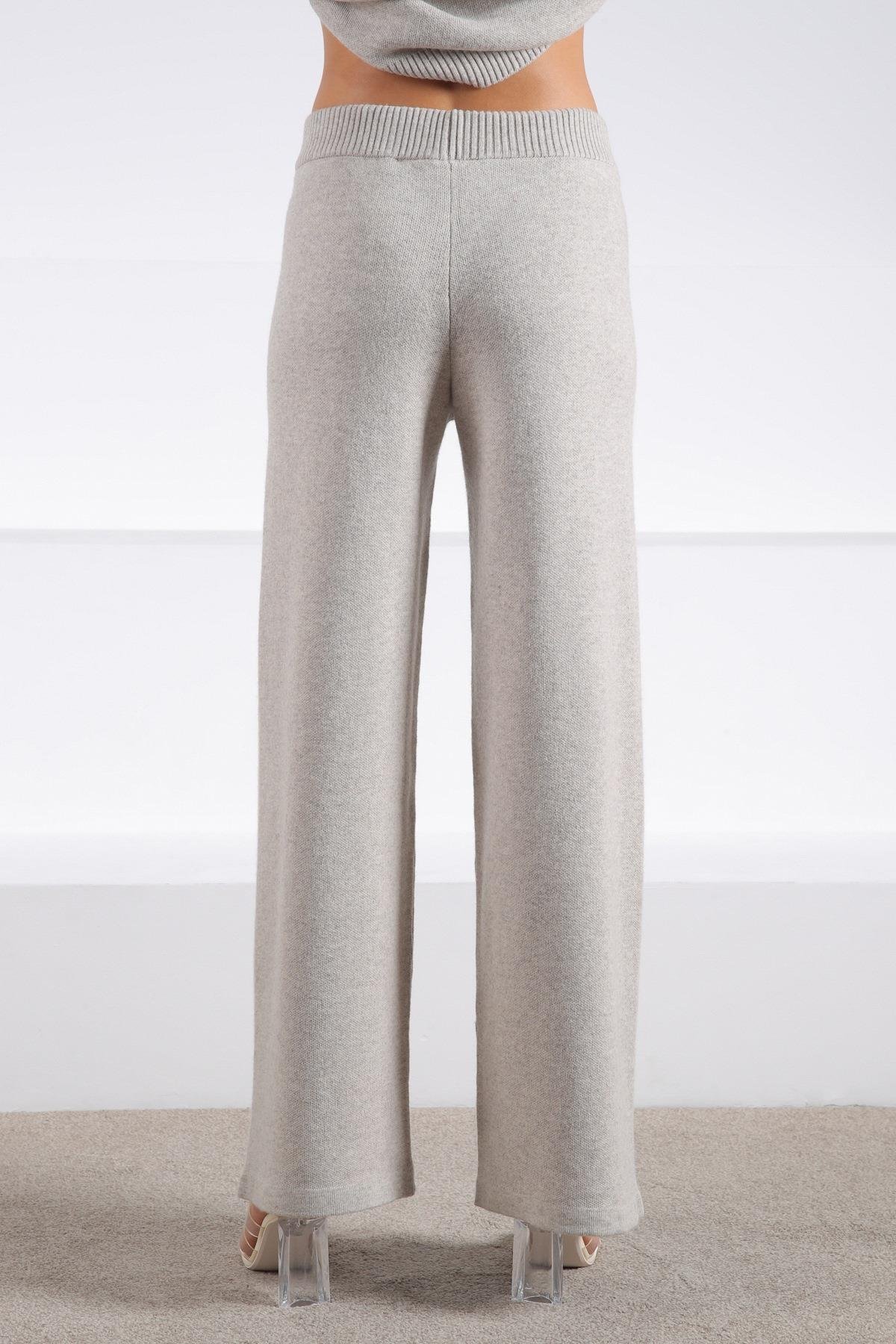 Ferraro A.Bej Bol Paça Kaşmirli Kadın Triko Pantolon