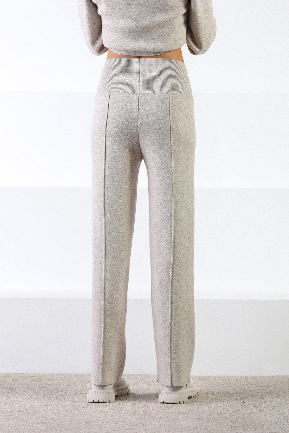 Ferraro A.Bej Bol Paça Kaşmirli Kadın Triko Pantolon