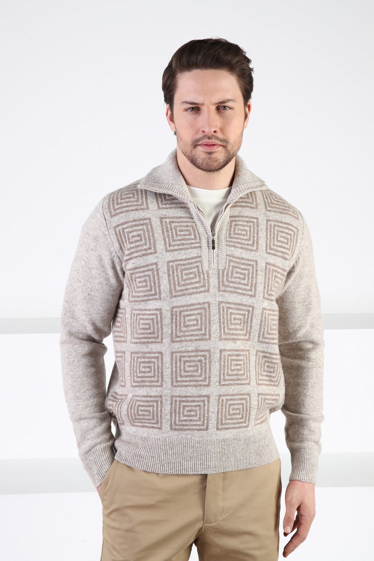 Ferraro A.Bej Kare Desenli Dik Yaka %100 Kuzu Yünü Erkek Kazak