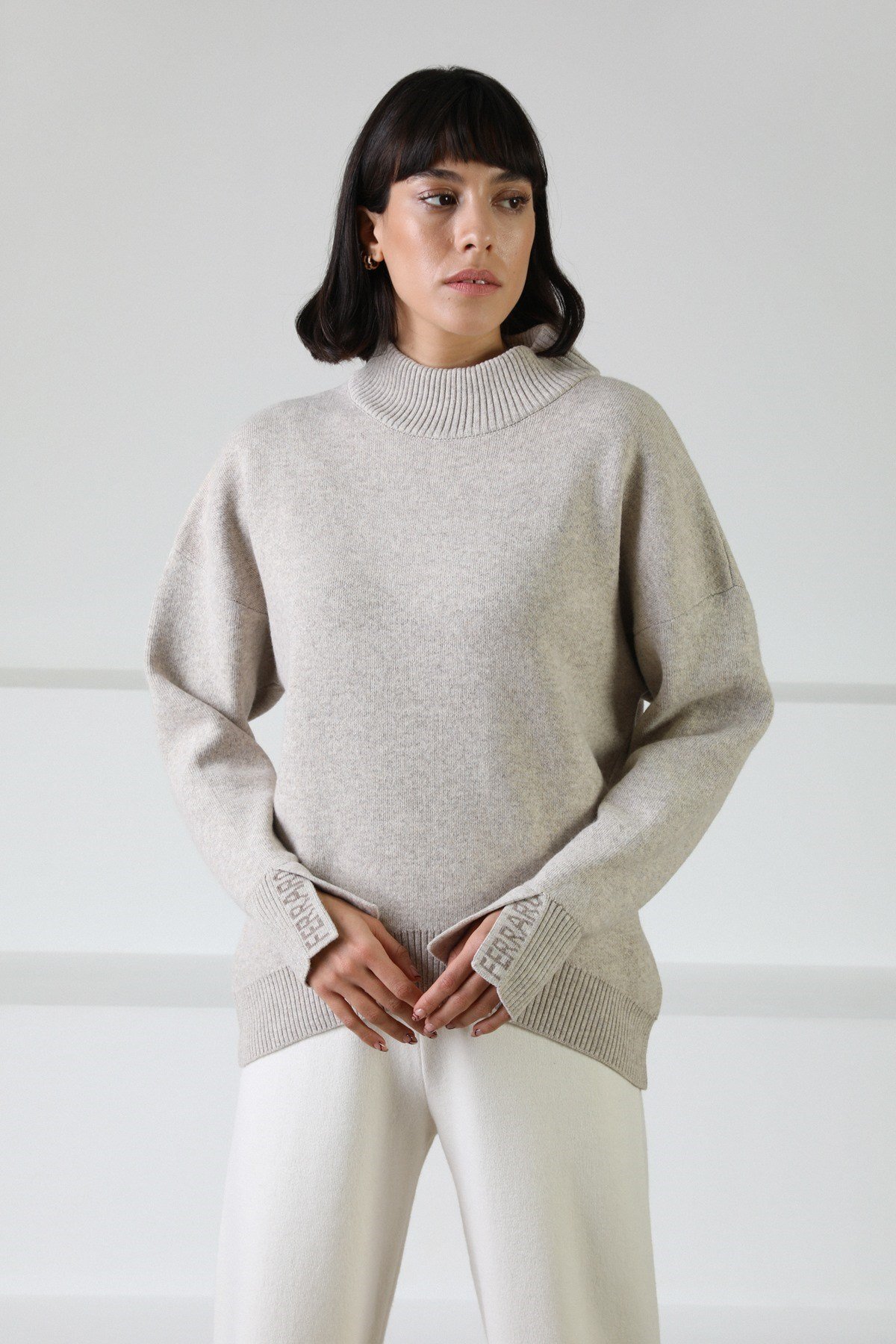 Ferraro A.Bej Kol Detaylı Yarım Balıkçı Yaka Kaşmirli Kadın Triko Kazak