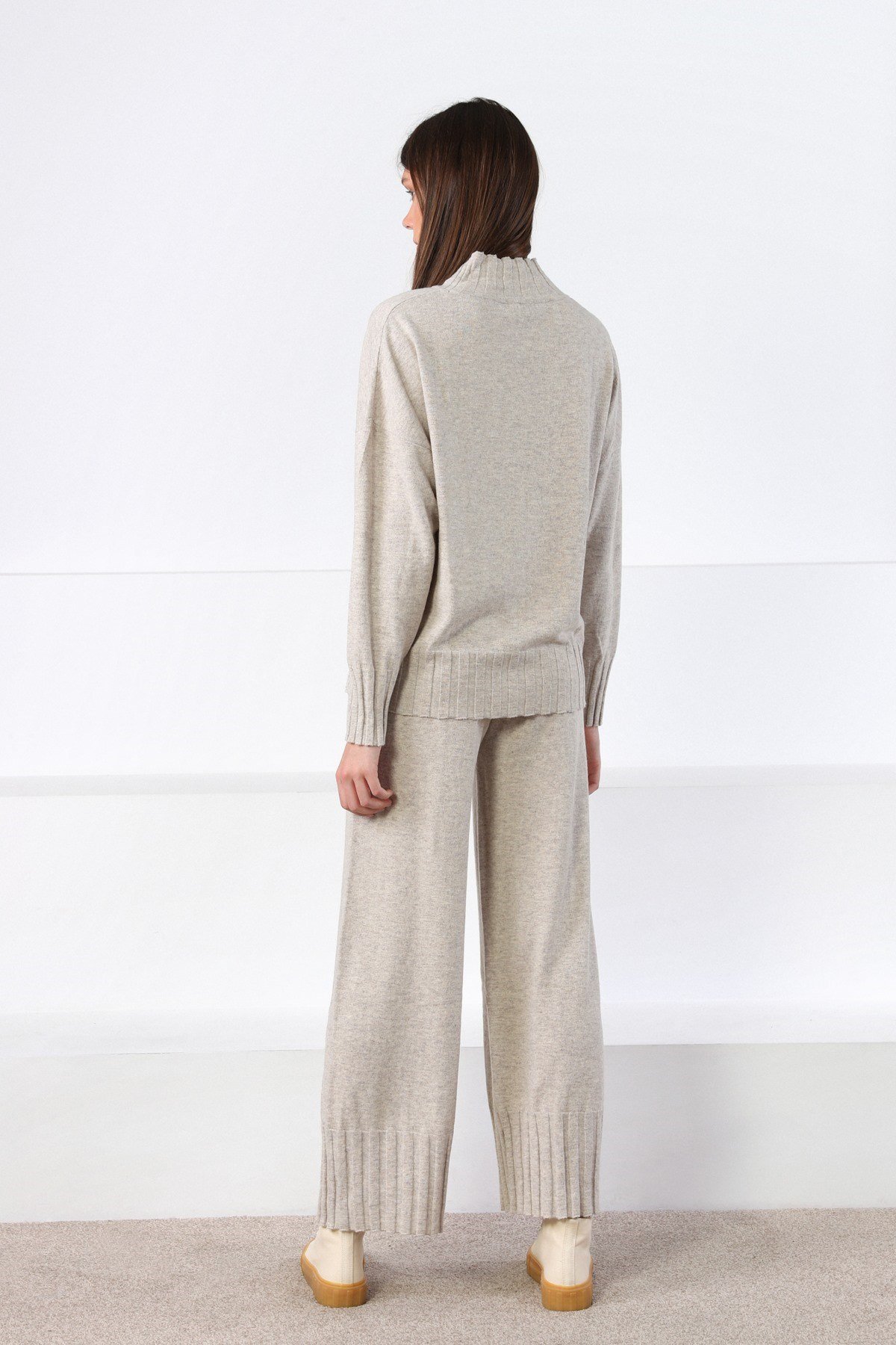 Ferraro A.Bej Lastikli Paça Kaşmirli Kadın Triko Pantolon