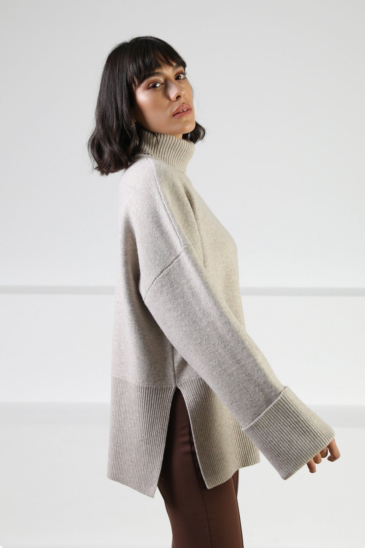 Ferraro A.Bej Uzun Kollu Balıkçı Yaka Kaşmirli Kadın Triko Kazak