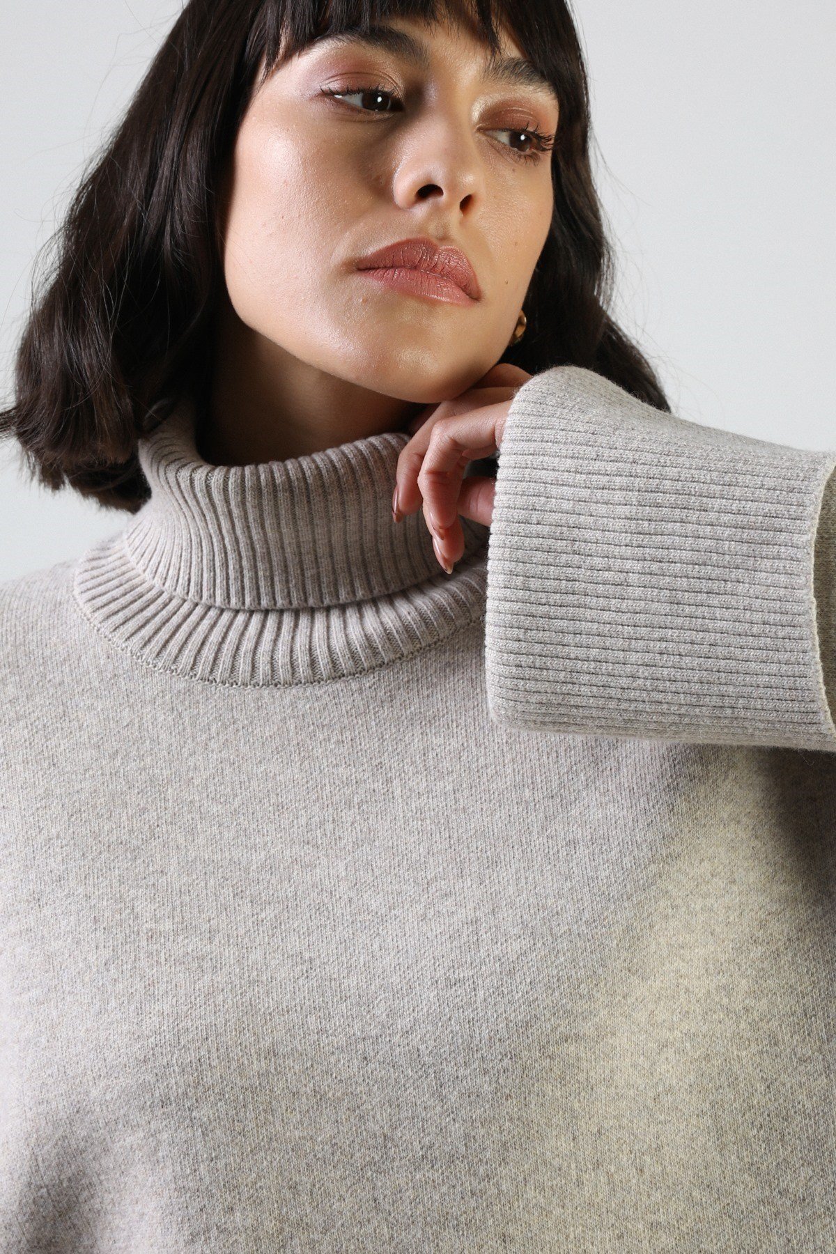 Ferraro A.Bej Uzun Kollu Balıkçı Yaka Kaşmirli Kadın Triko Kazak