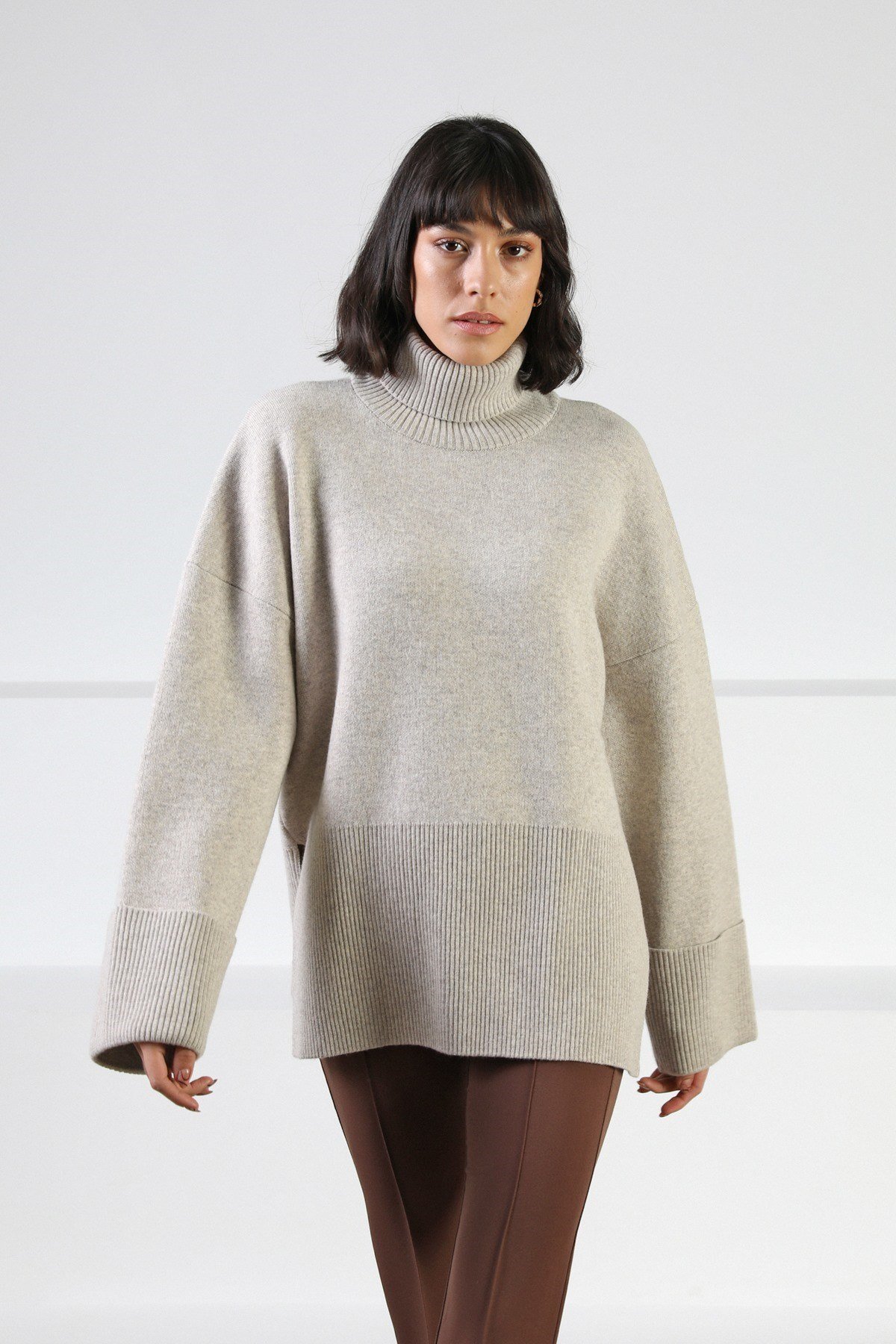 Ferraro A.Bej Uzun Kollu Balıkçı Yaka Kaşmirli Kadın Triko Kazak