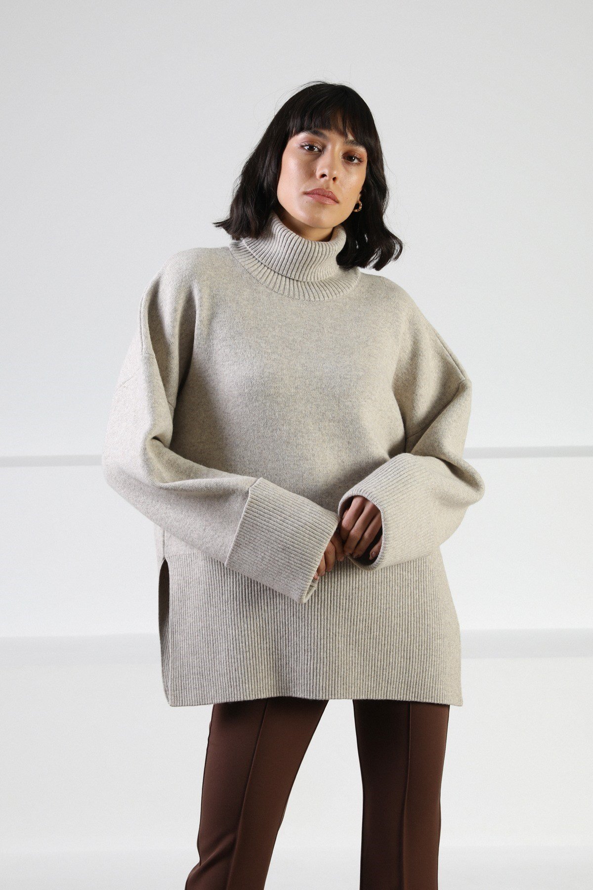 Ferraro A.Bej Uzun Kollu Balıkçı Yaka Kaşmirli Kadın Triko Kazak