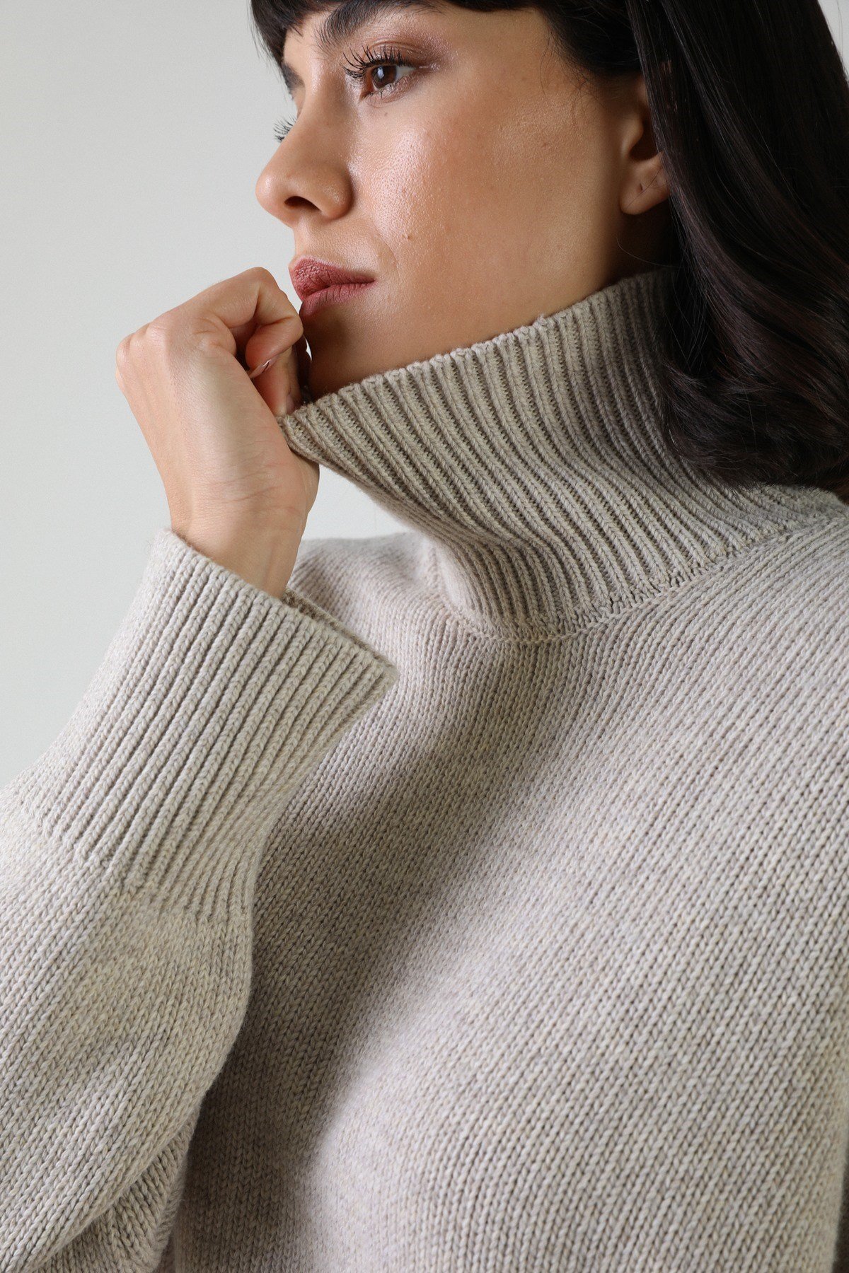 Ferraro A.Bej Uzun Kollu Balıkçı Yaka Kaşmirli Kadın Triko Kazak