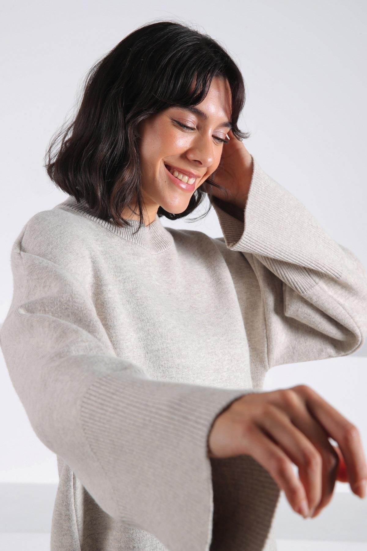 Ferraro A.Bej Uzun Kollu Bisiklet Yaka Kaşmirli Kadın Triko Kazak