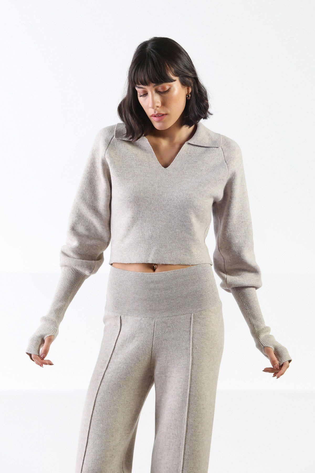 Ferraro A.Bej Uzun Kollu Gömlek Yaka Kaşmirli Kadın Triko Kazak