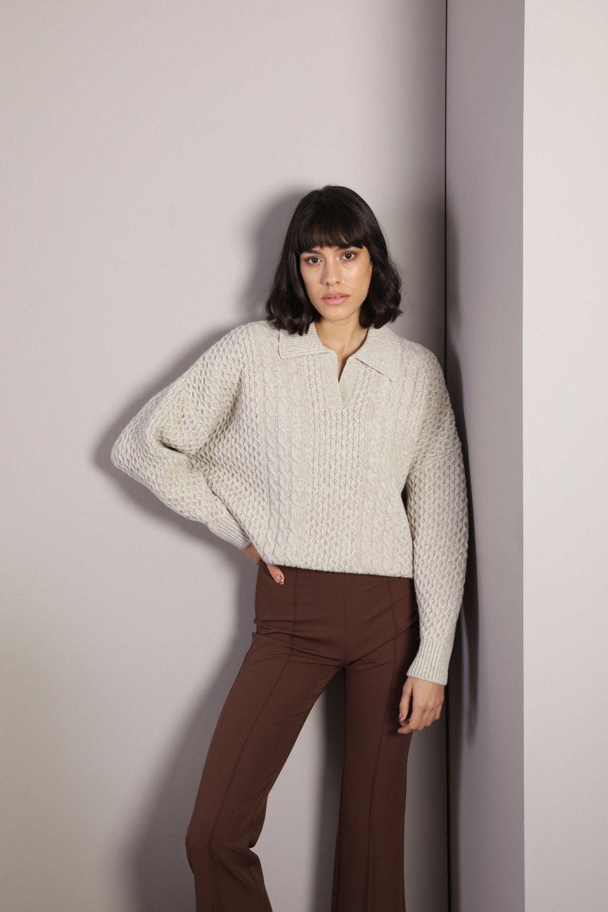 Ferraro A.Bej Uzun Kollu Gömlek Yaka Yünlü Kadın Triko Kazak