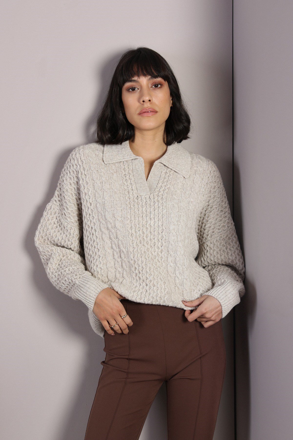 Ferraro A.Bej Uzun Kollu Gömlek Yaka Yünlü Kadın Triko Kazak