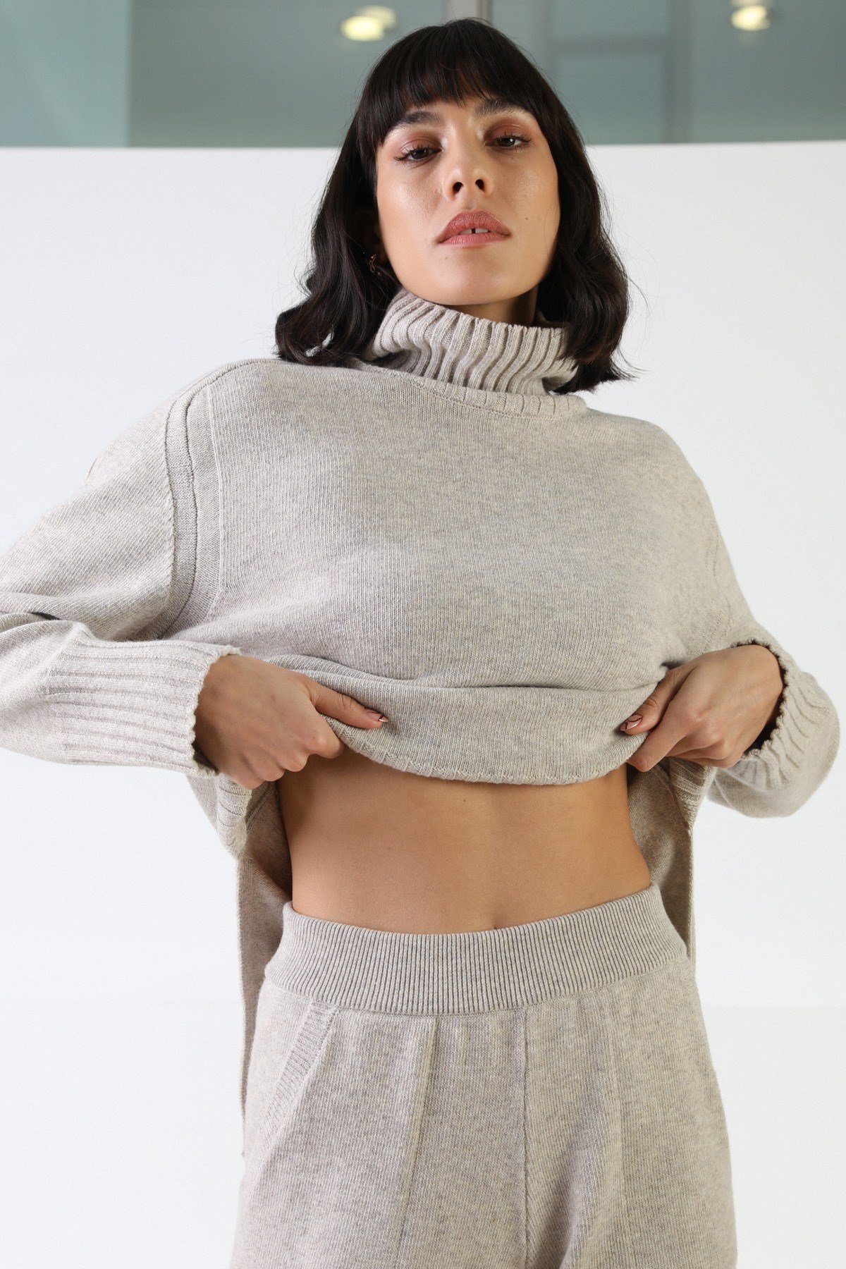 Ferraro A.Bej Uzun Kollu Yarım Balıkçı Yaka Kaşmirli Kadın Triko Kazak