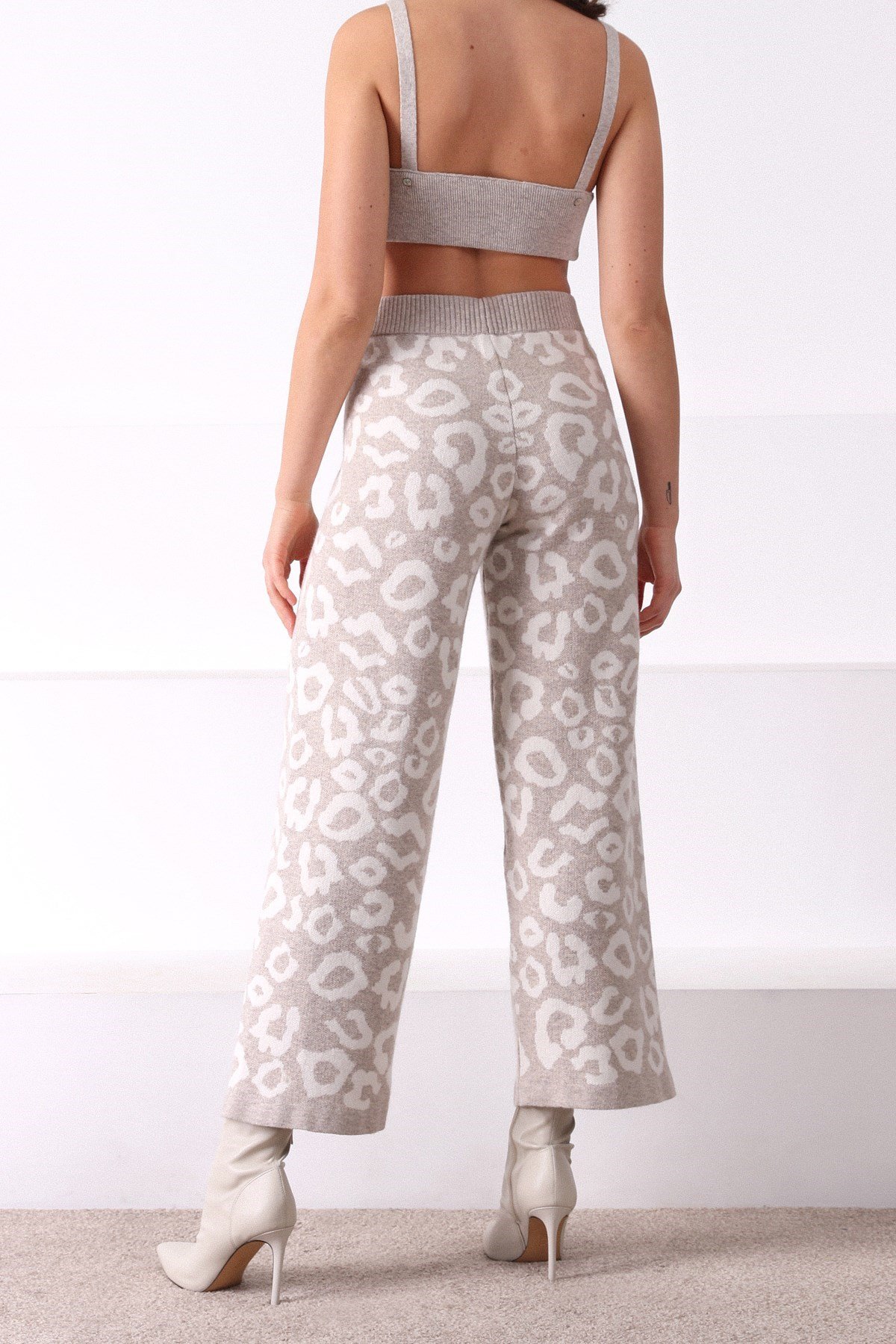 Ferraro A.Bej/Ekru Leopar Desenli Kaşmirli Kadın Triko Pantolon