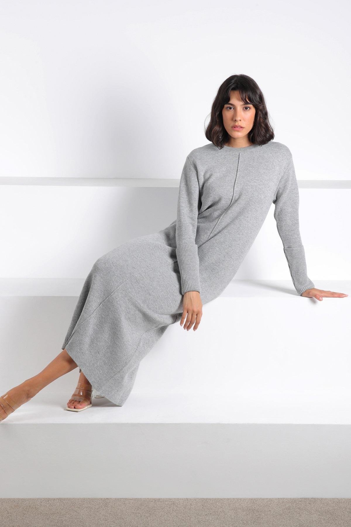 Ferraro A.Gri Arkadan Yırtmaçlı Midi Boy Kaşmirli Kadın Triko Elbise