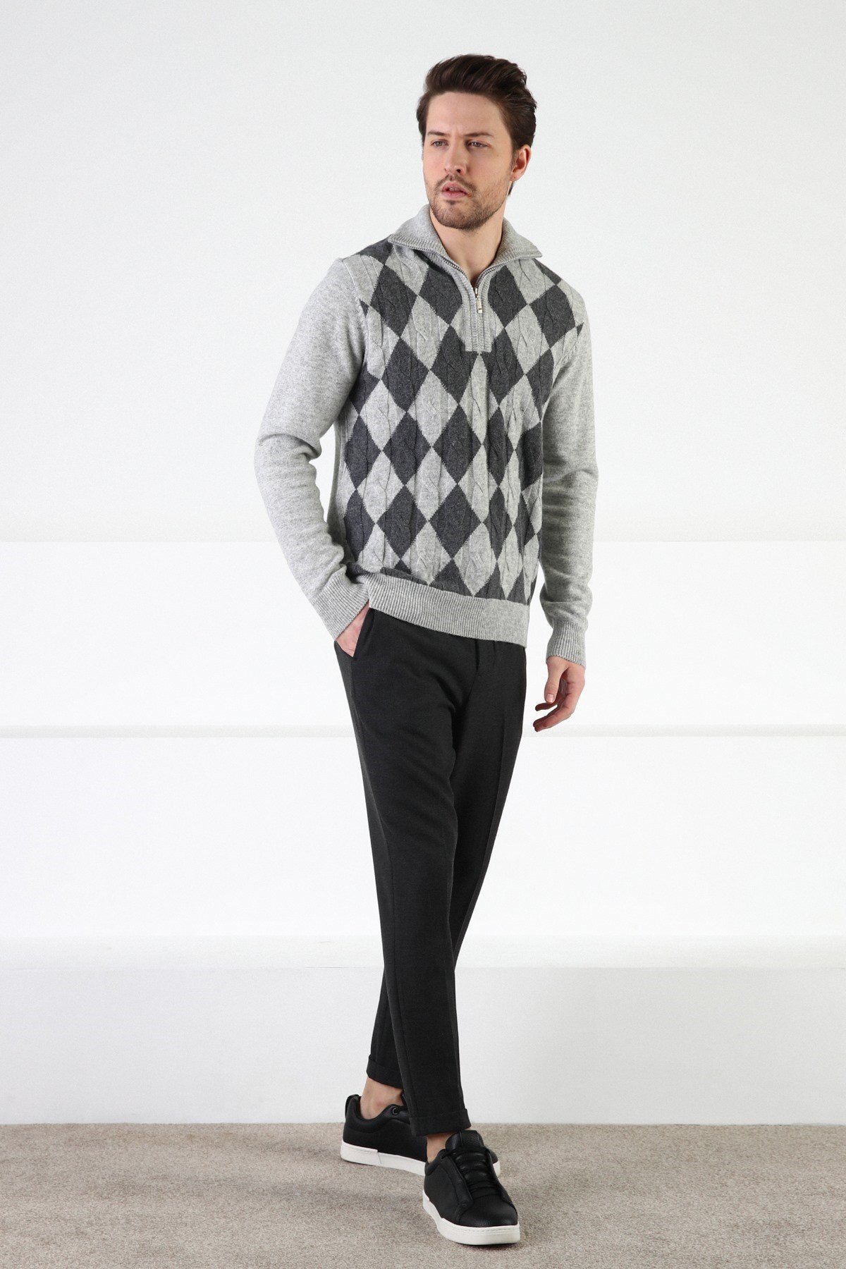 Ferraro A.Gri Baklava Desenli Dik Yaka %100 Kuzu Yünü Erkek Kazak