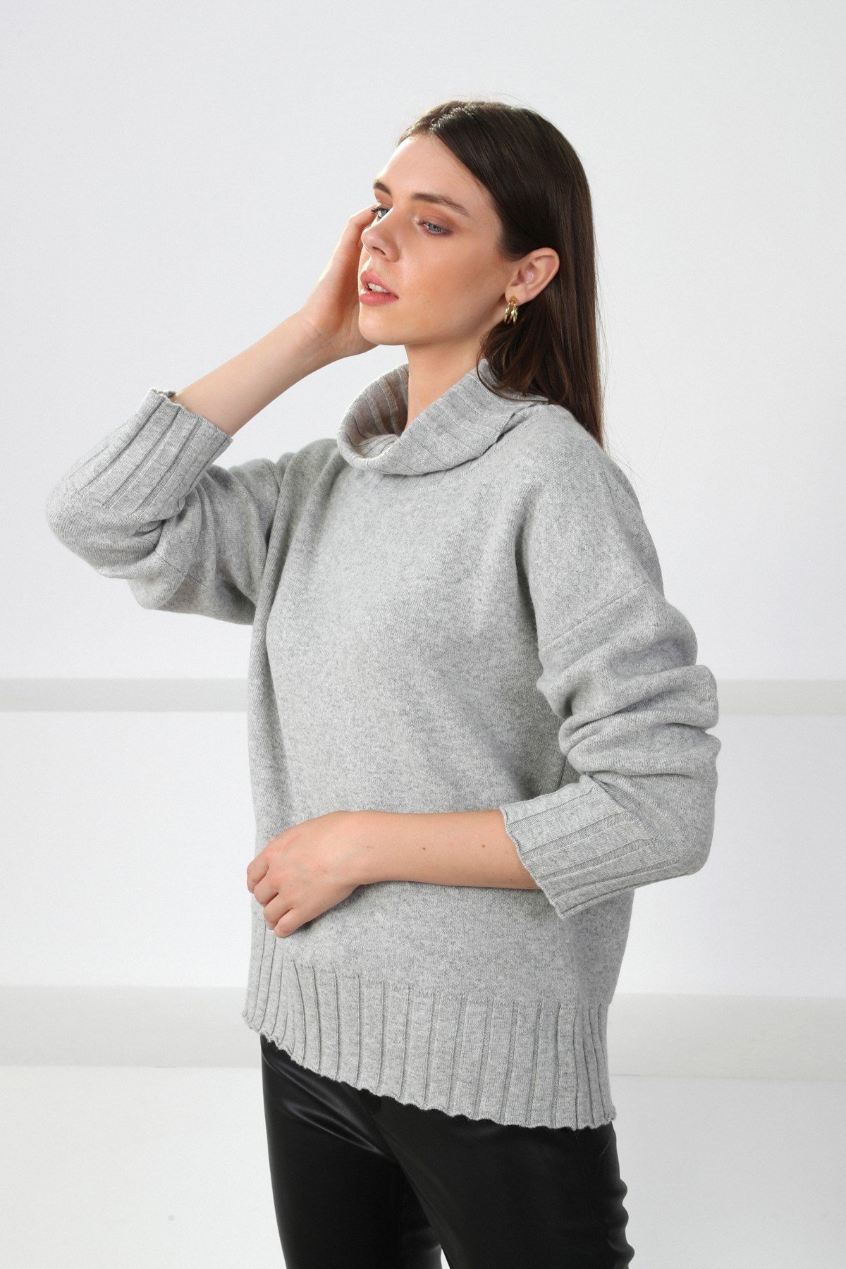 Ferraro A.Gri Balıkçı Yaka Kaşmirli Kadın Triko Kazak