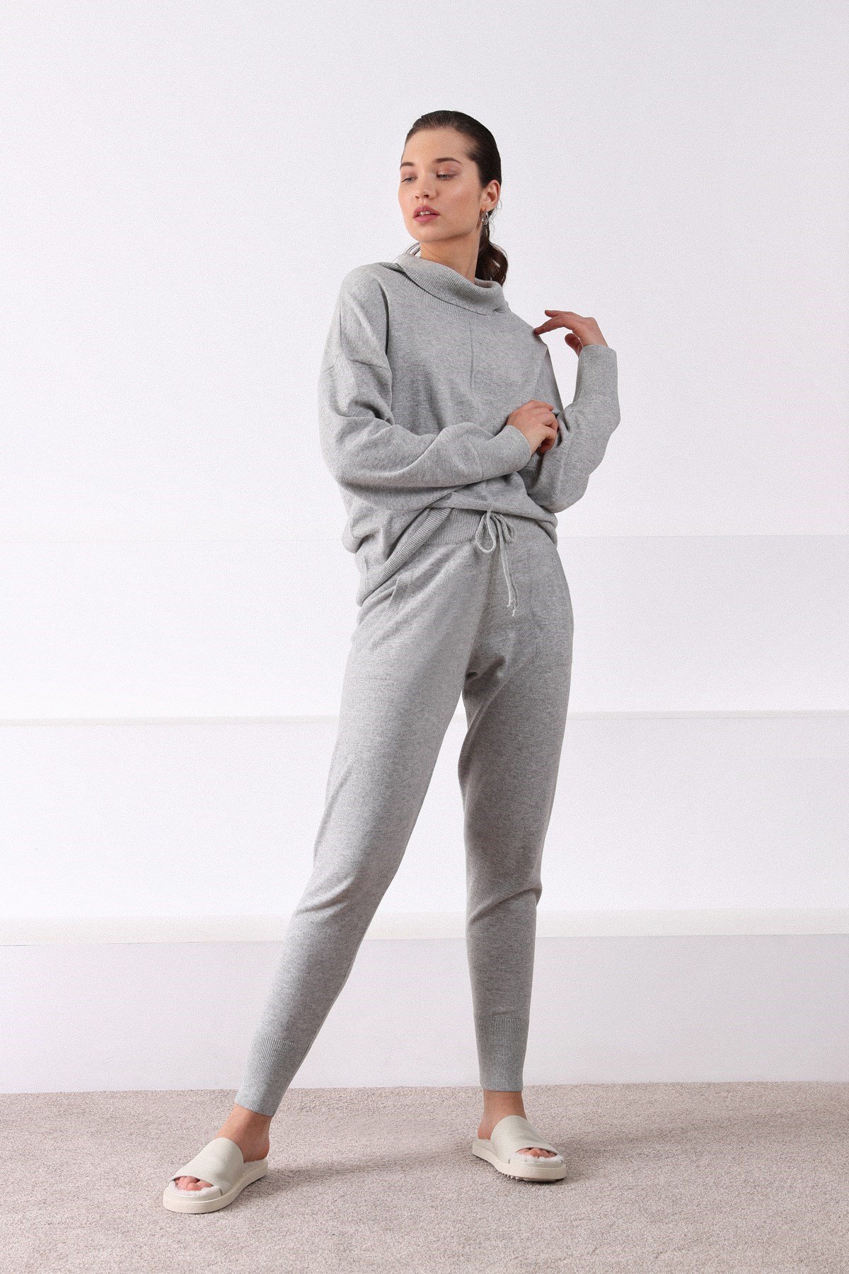 Ferraro A.Gri Degaje Yaka Kaşmirli Kadın Triko Kazak