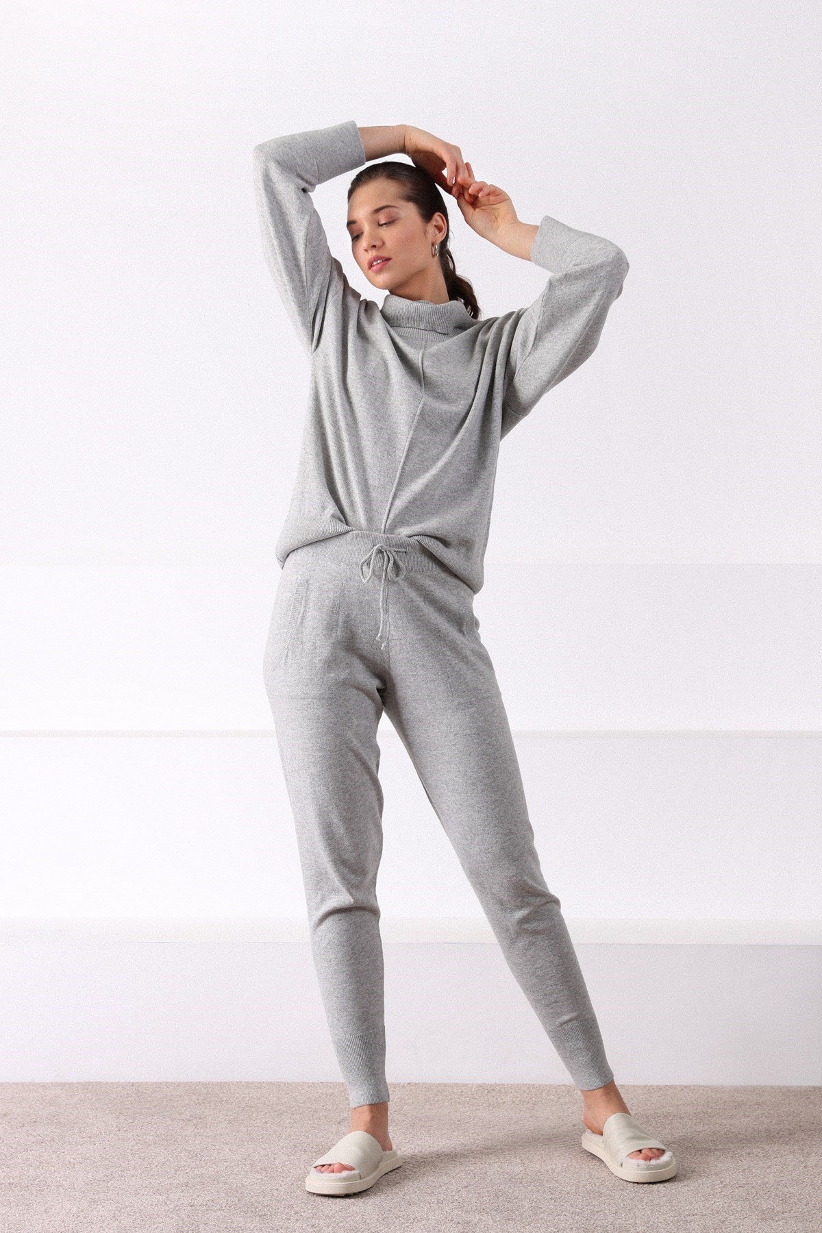 Ferraro A.Gri Degaje Yaka Kaşmirli Kadın Triko Kazak