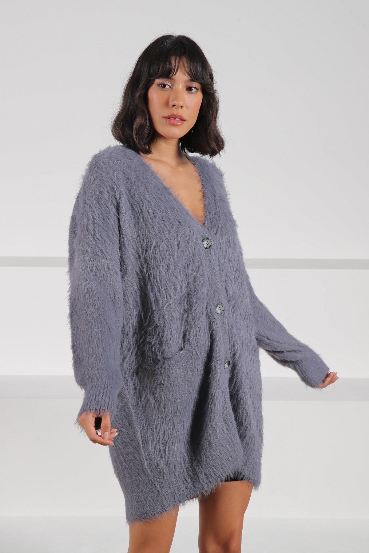 Ferraro A.Gri Düğmeli Yünlü Kadın Triko Hırka