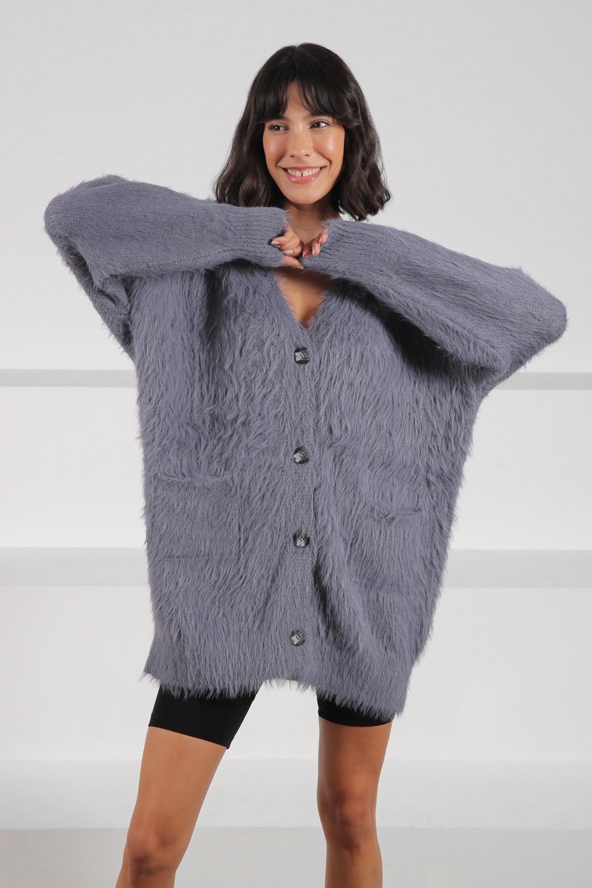 Ferraro A.Gri Düğmeli Yünlü Kadın Triko Hırka