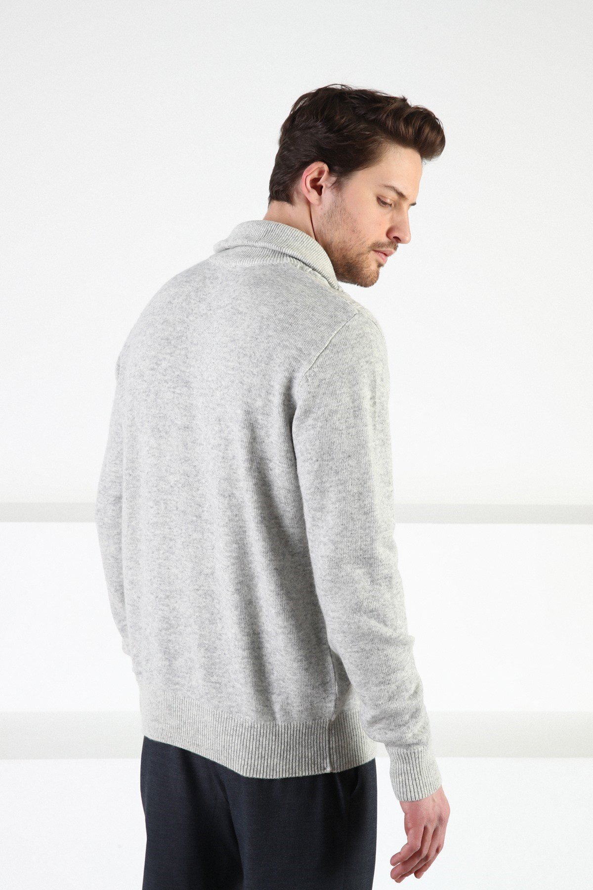 Ferraro A.Gri Fermuarlı Dik Yaka %100 Kuzu Yünü Erkek Kazak